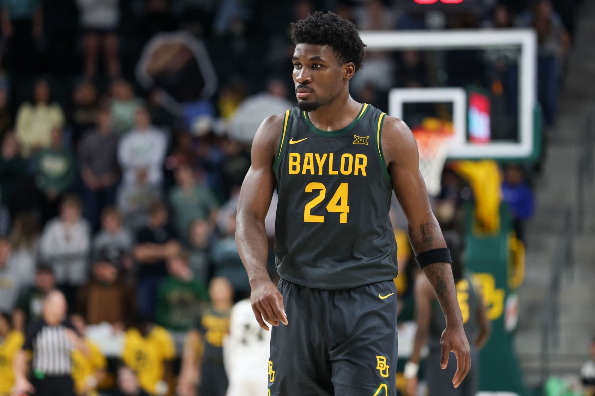 “He needs another year,” “Not even near pro ready”: College hoops fans react as Baylor’s Tounde Yessoufou enters transfer portal