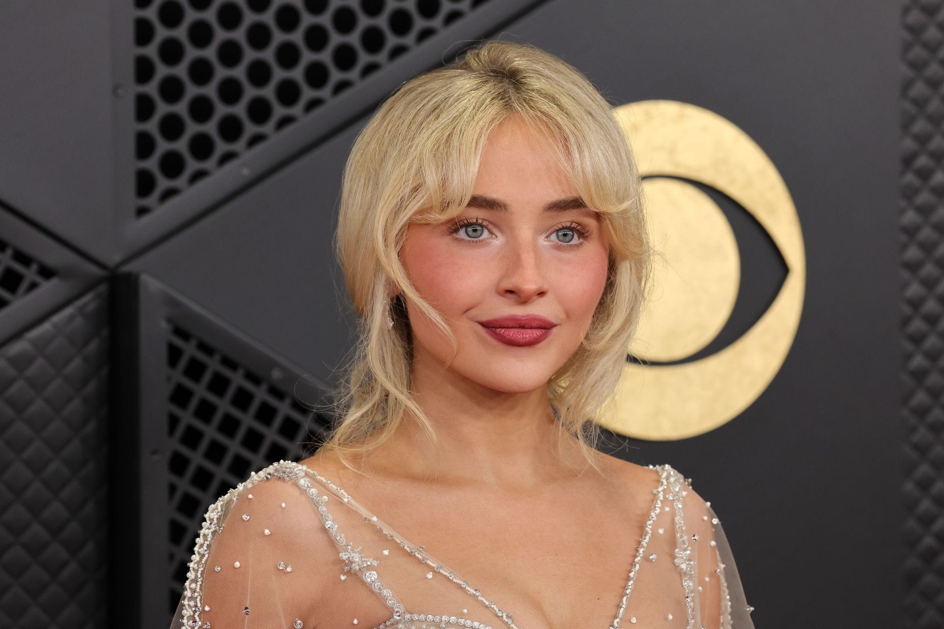 "It makes sense!": Perez Hilton reacts after Sabrina Carpenter apologizes following backlash for calling fan's Arabic cheer "weird" at Coachella