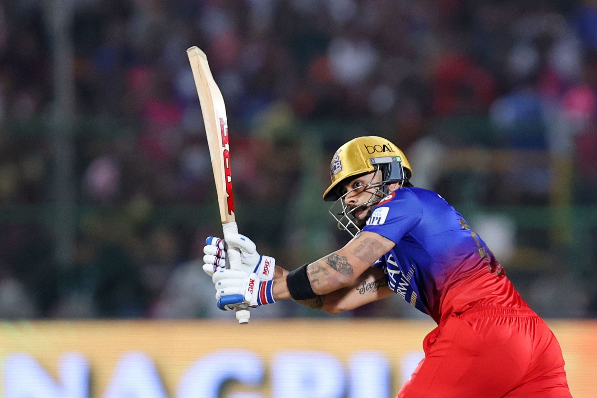 Virat Kohli whacks Matt Henry for a stunning no-look six in RCB vs CSK IPL 2026 match [Watch]