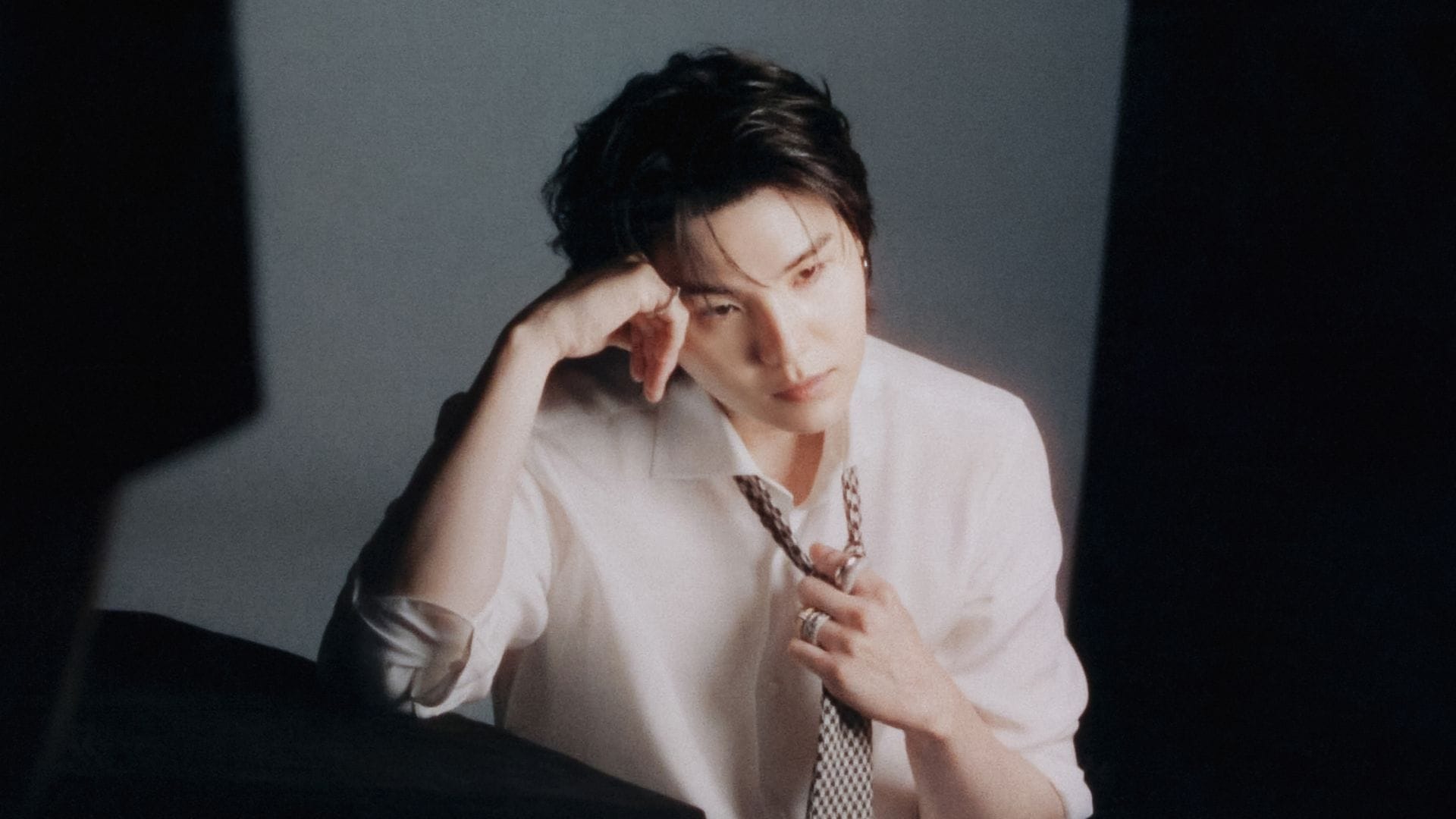 "He deserves so much better"- Fans slam HYBE over SUGA-produced 'Come Over' being locked behind BTS vinyl exclusive