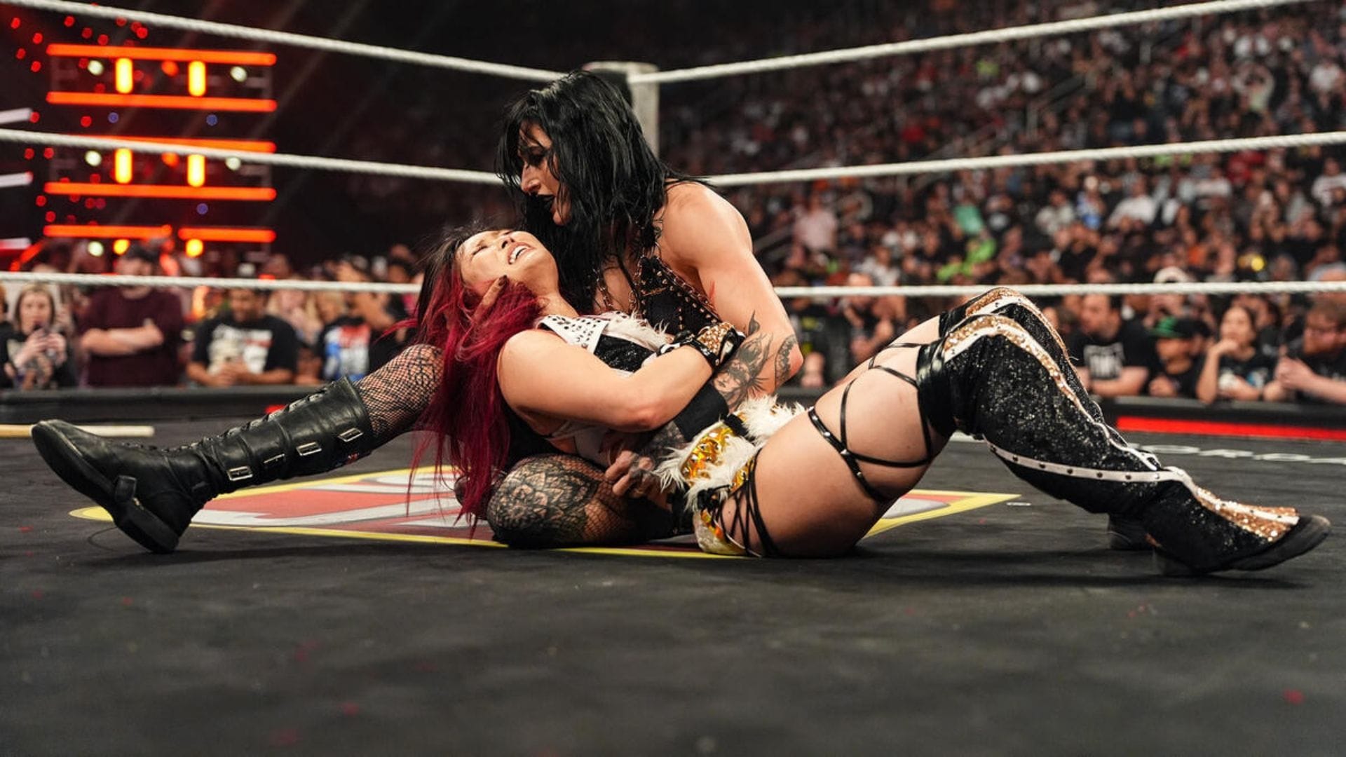 Major WWE star taunts Rhea Ripley following RAW attack