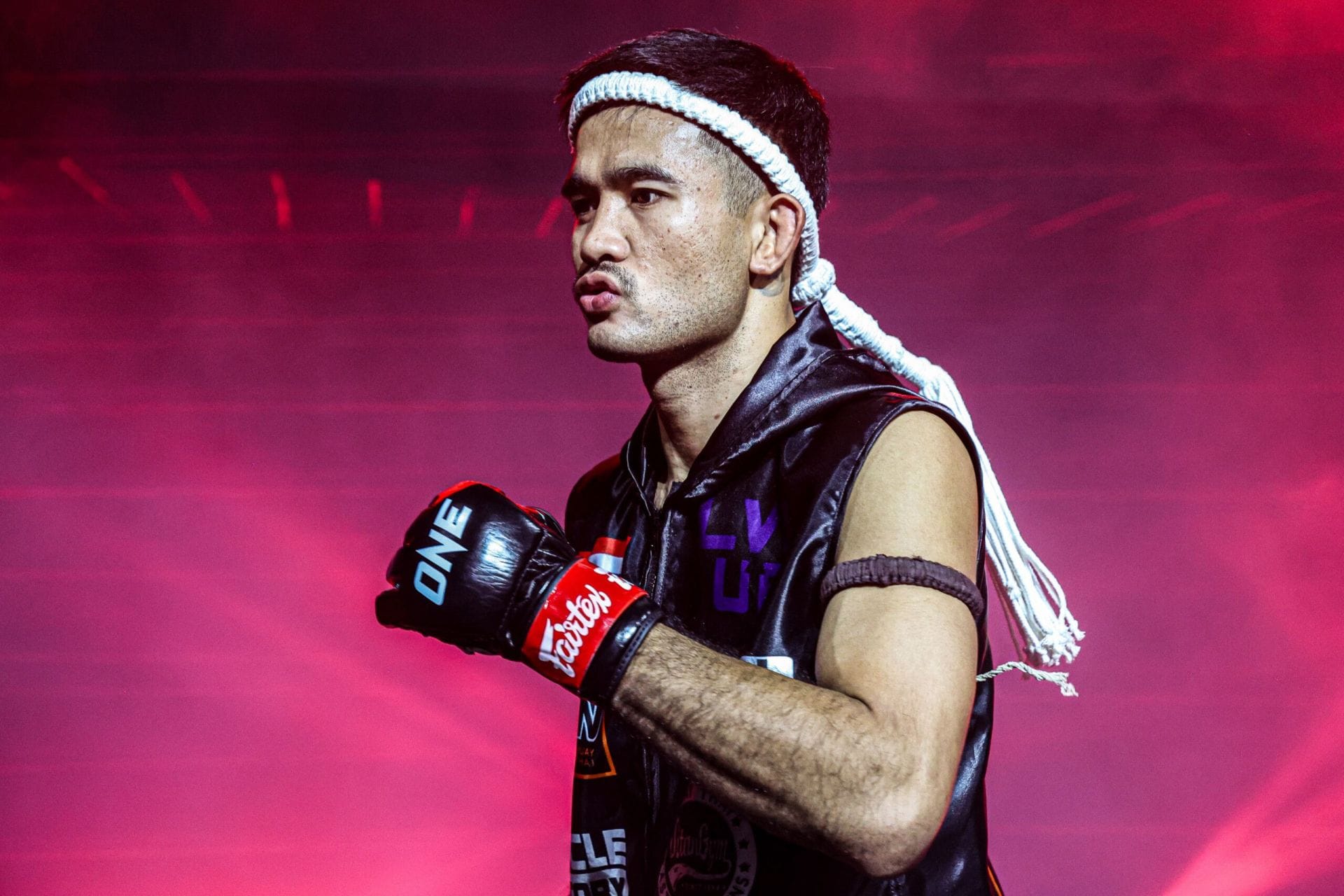 "Started out as a knee fighter" - Rungrawee credits Muay Thai legends Saenchai and Khem for his striking evolution