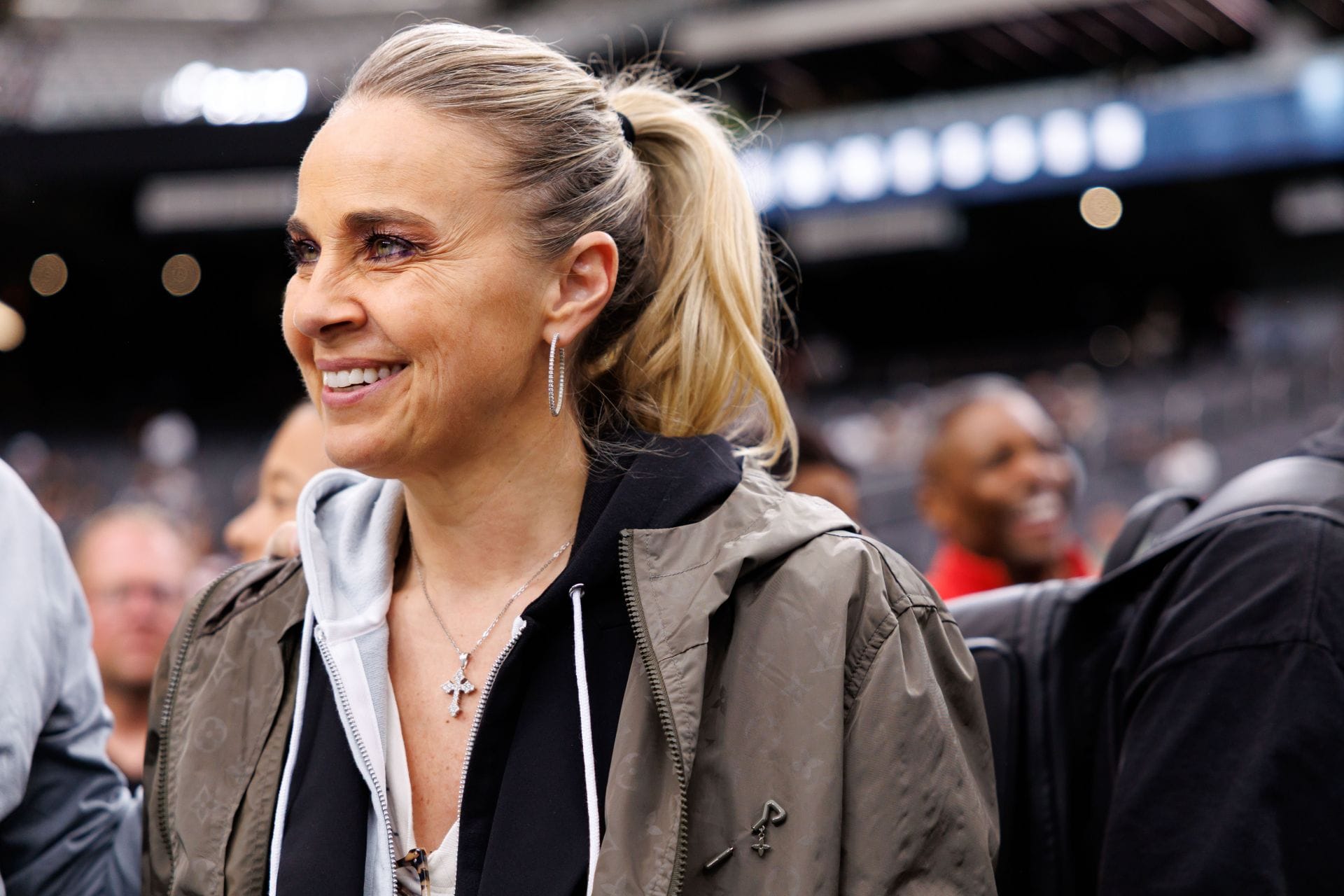 Becky Hammon Reveals Aces’ Hidden “Locker Room Bleeding” Truth While Eyeing Another Prime Year for Core Group 