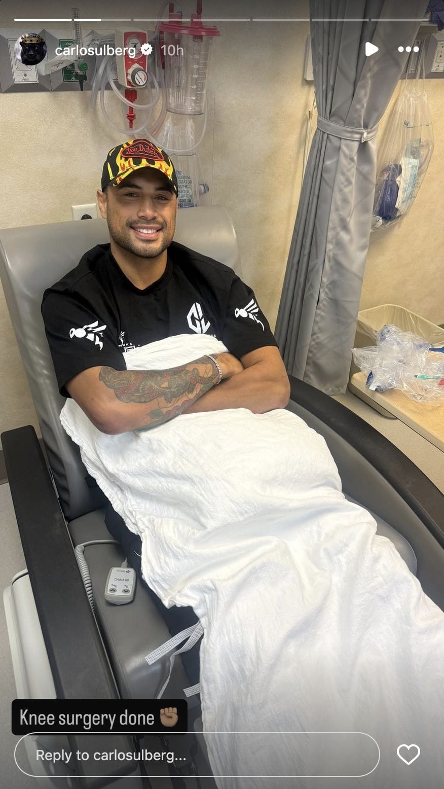 Carlos Ulberg after knee surgery - Source: Instagram