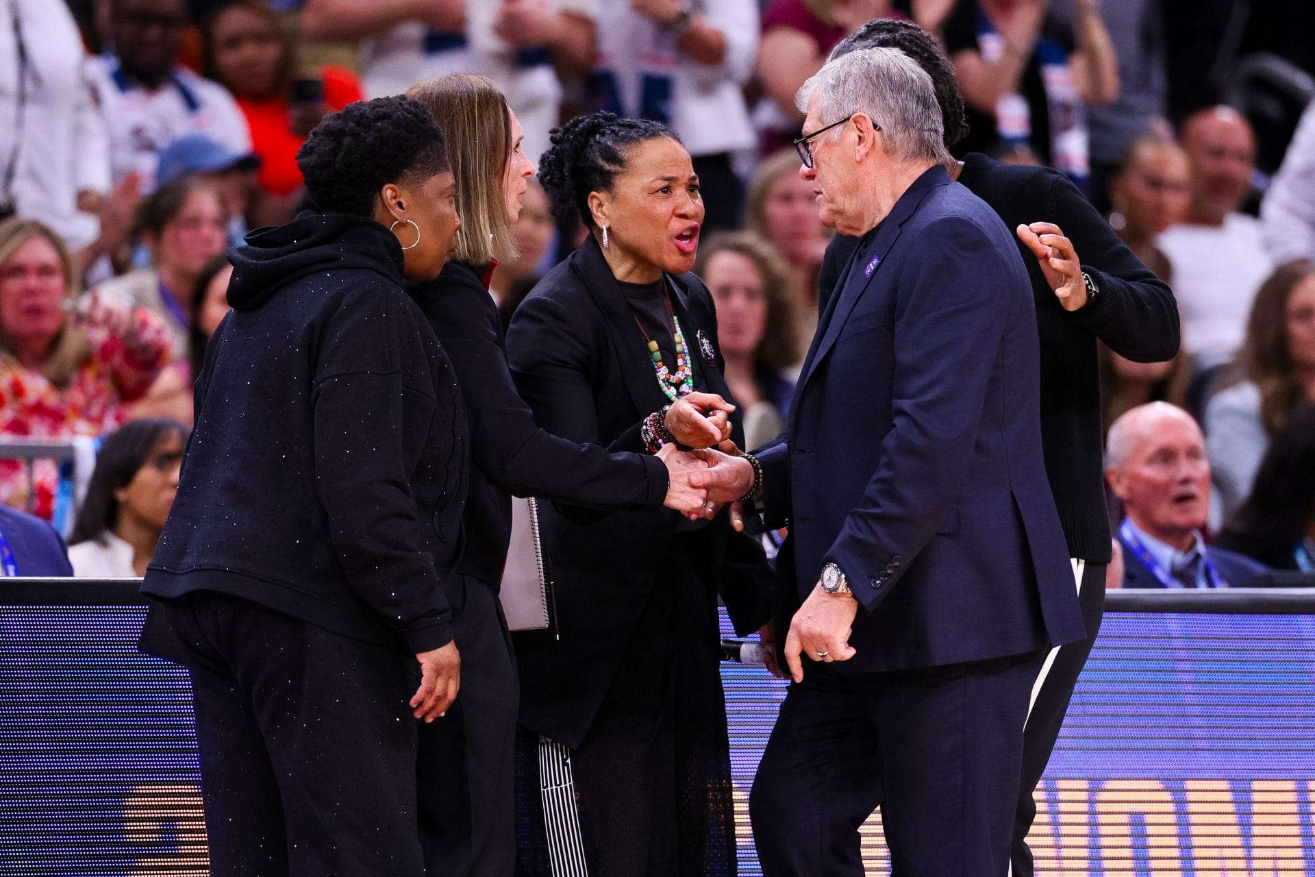 "Take that Azz whooping like a man": Warren Sapp rips Geno Auriemma over heated altercation with Dawn Staley