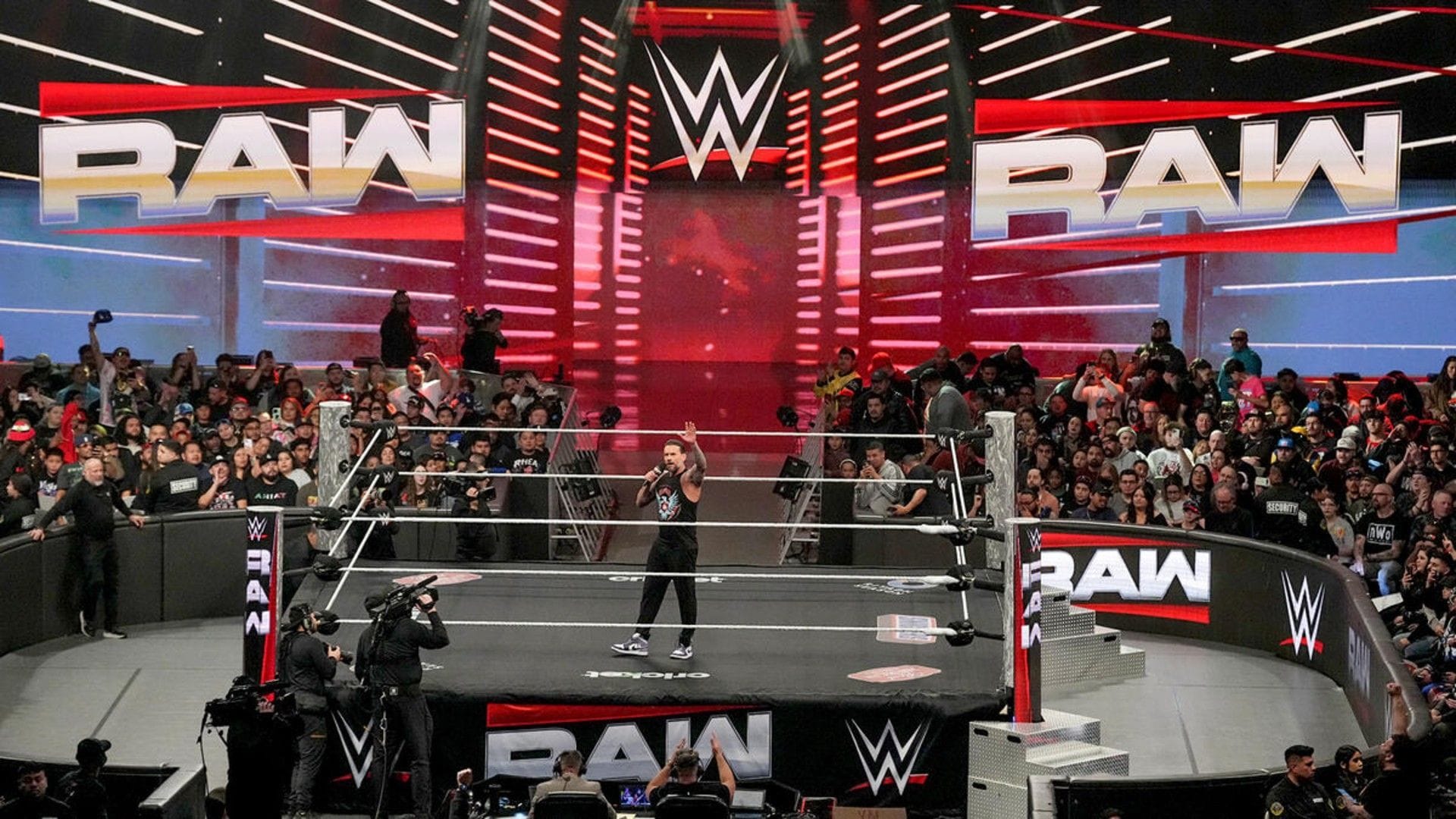Huge title match announced for RAW