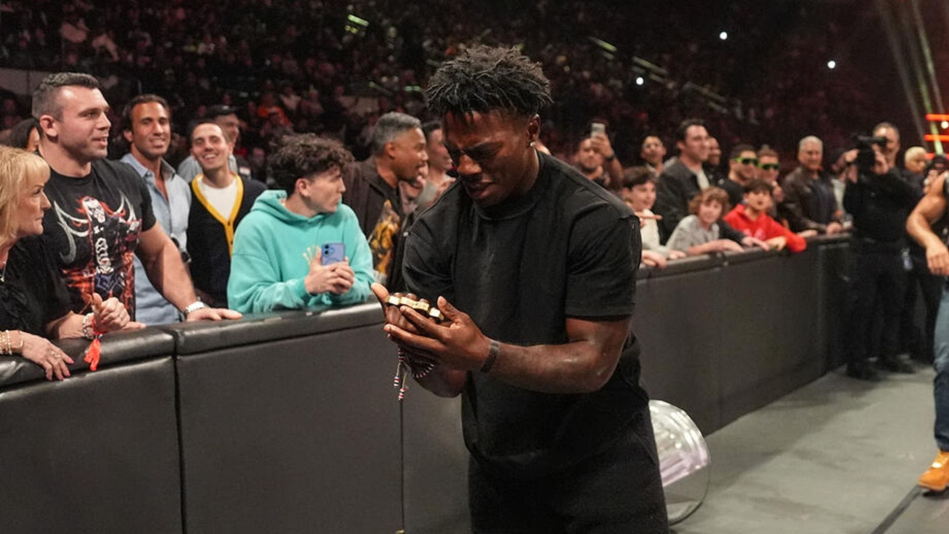 "H*ll no!" - WWE SmackDown debut gets IShowSpeed riled up