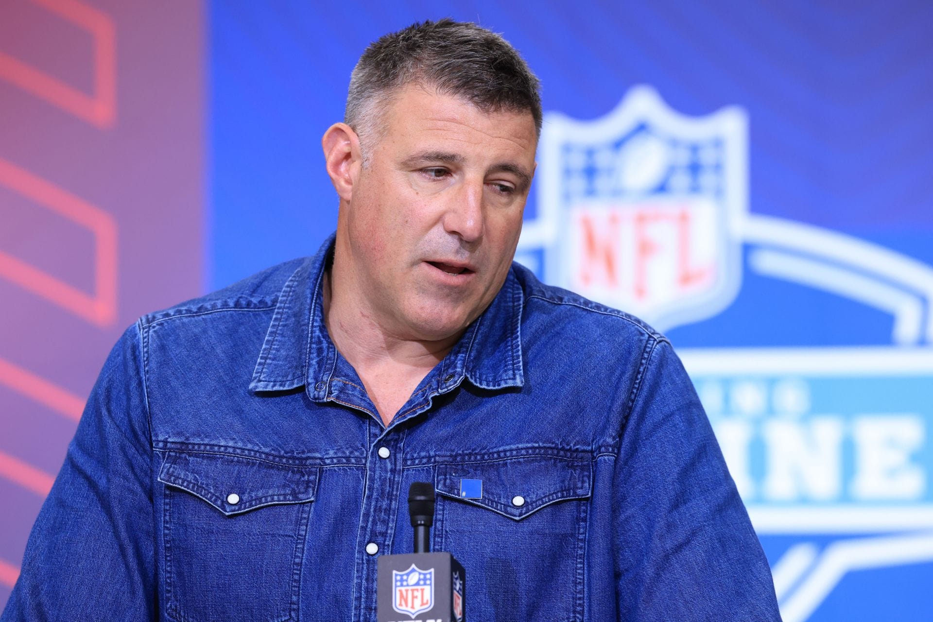 "EVERYBODY recognizes you" - Brandon Tatum slams Mike Vrabel for ensuring his team stays disciplined while sneaking off with Dianna Russini