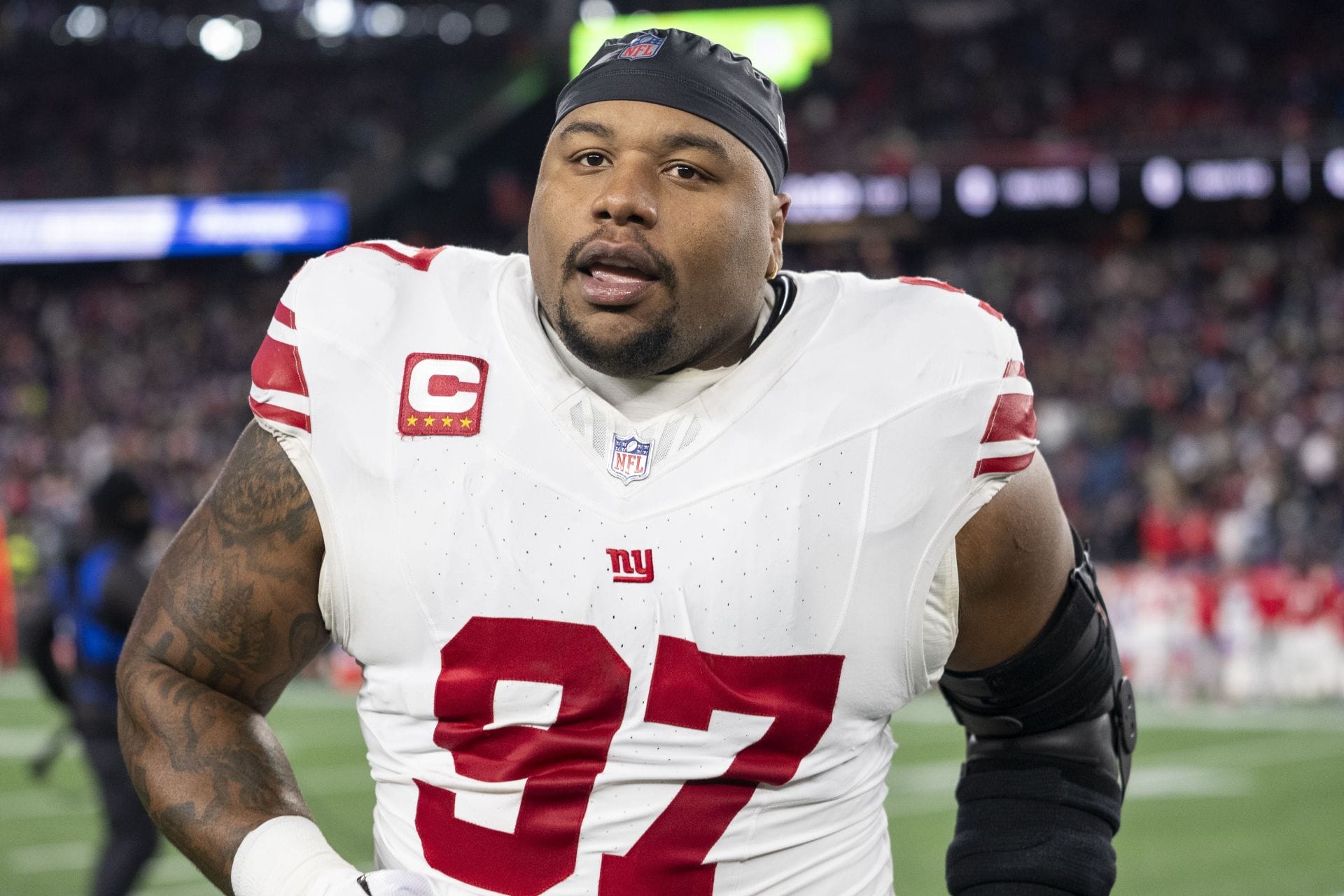 "You don’t give 30 million to a guy with .5 sacks": NFL fans react to Dexter Lawrence's reported contract amid trade request