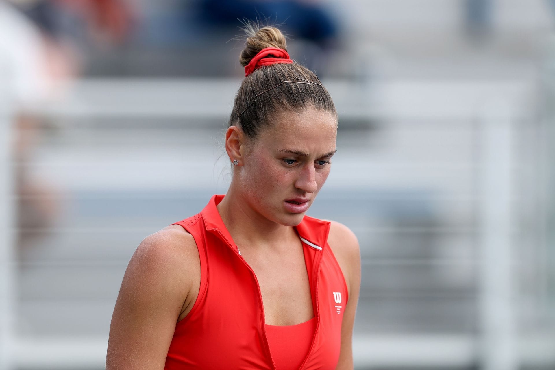 WATCH: Ukraine's Marta Kostyuk shows stark reality of Russia war as she takes on practice in Kyiv in the middle of air raid sirens