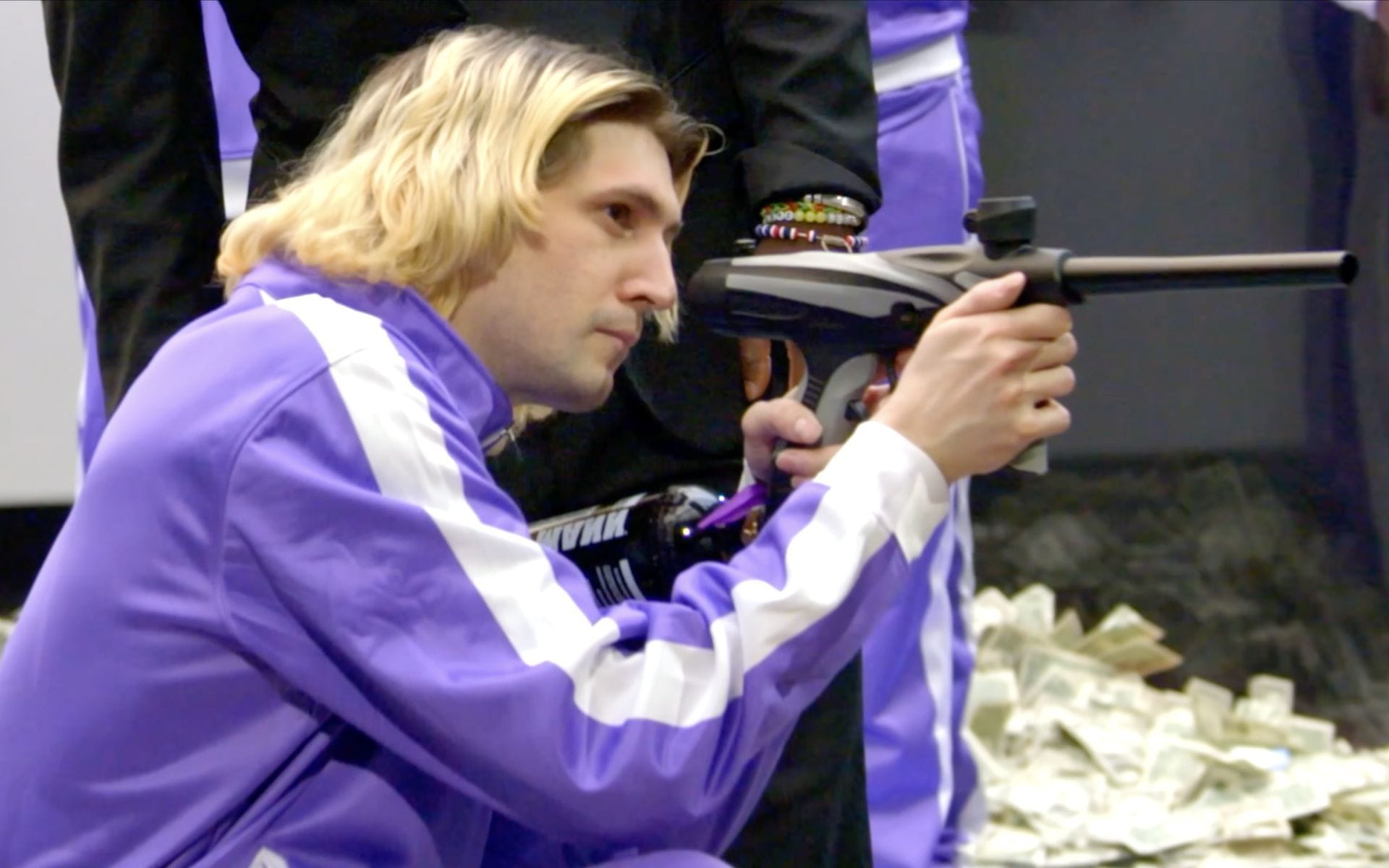 xQc claims "it was mean faces" from many streamers during MrBeast's $1 million video filming, calls out ExtraEmily for being "fake"