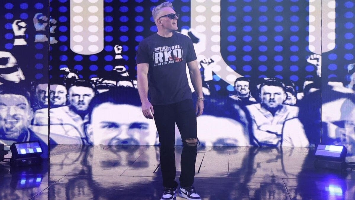 Pat McAfee responds to former World Heavyweight Champion with a 3-word message after WWE SmackDown