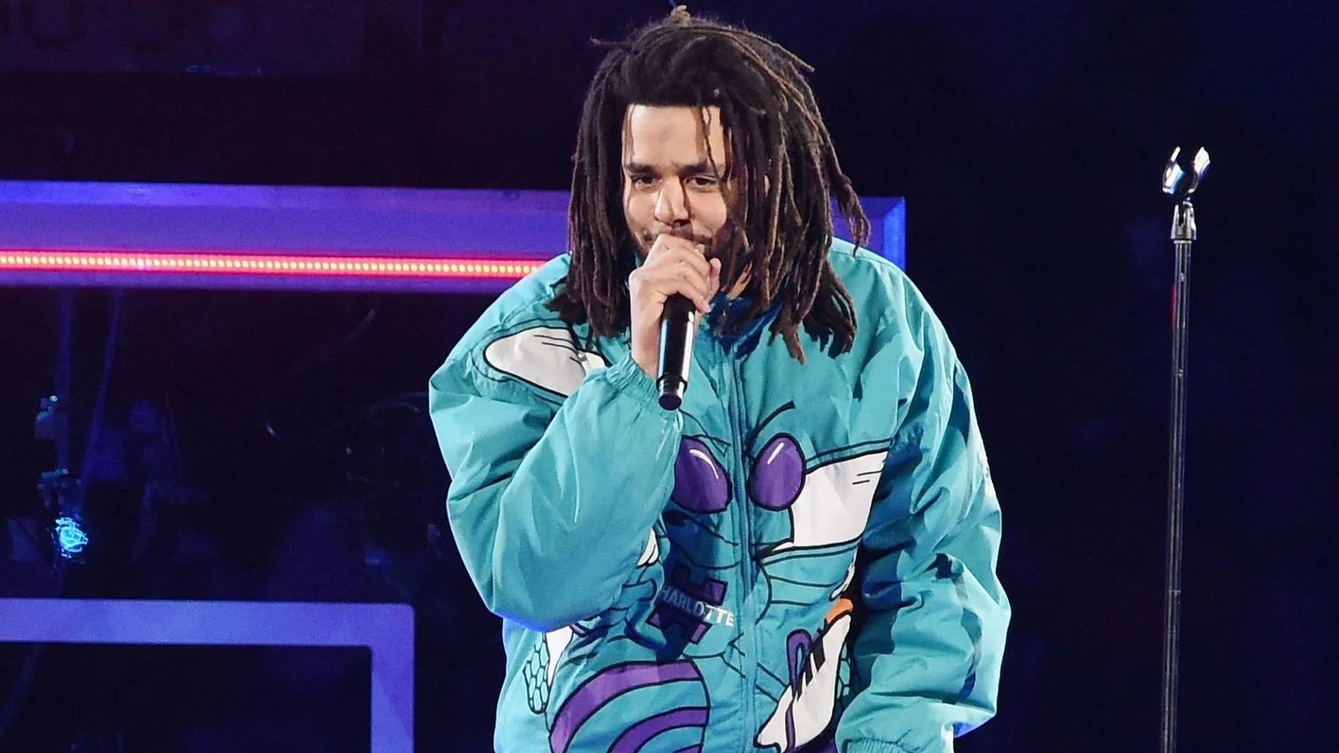 "Should focus on singing career because it's in fall": NBA fans react after multi-platinum artist J. Cole signs with Nanjing Monkey Kings in China