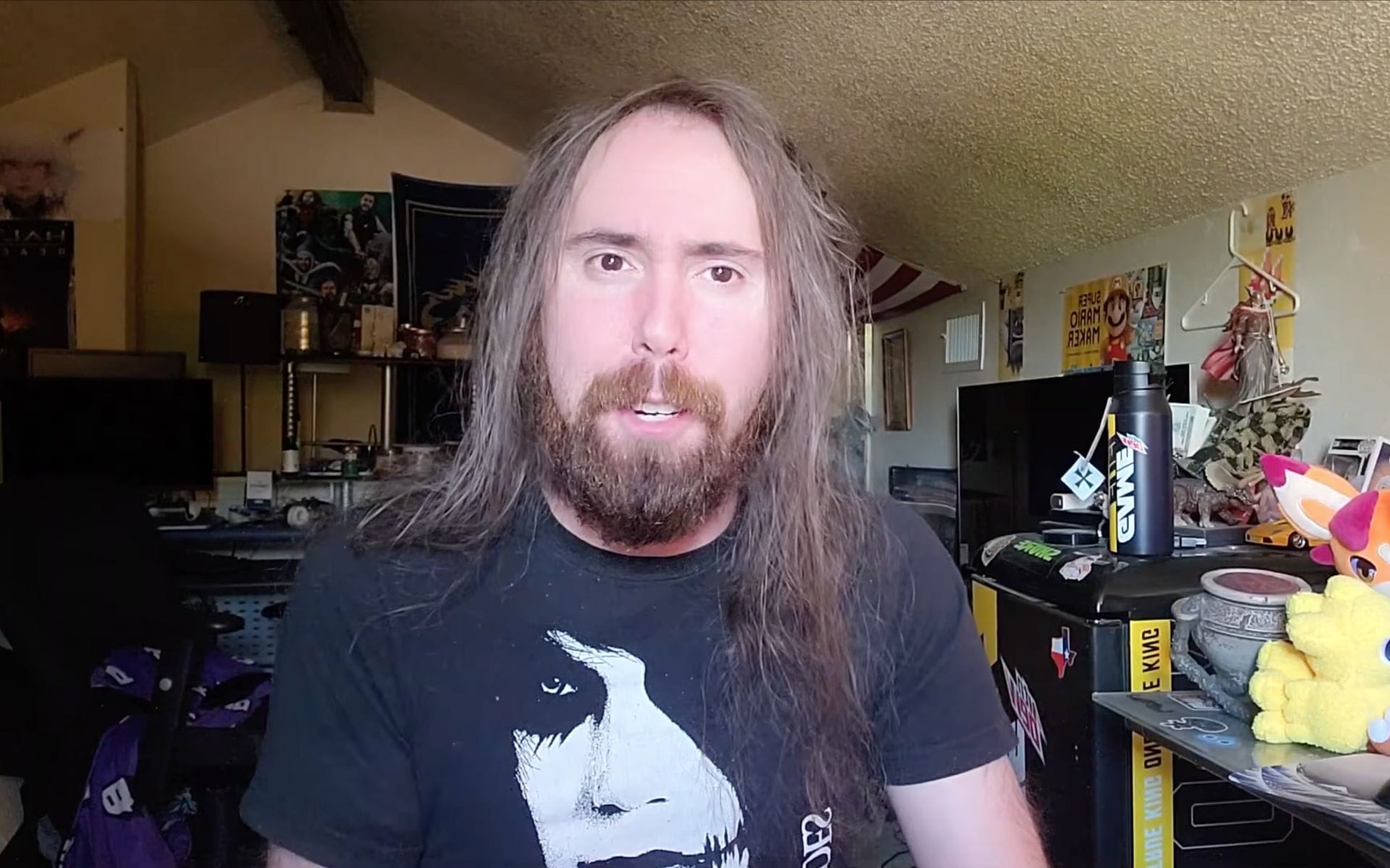 Asmongold accuses Twitch of "unfairly targeting" him by issuing one-week ban, as he calls third-world countries "s**t holes"