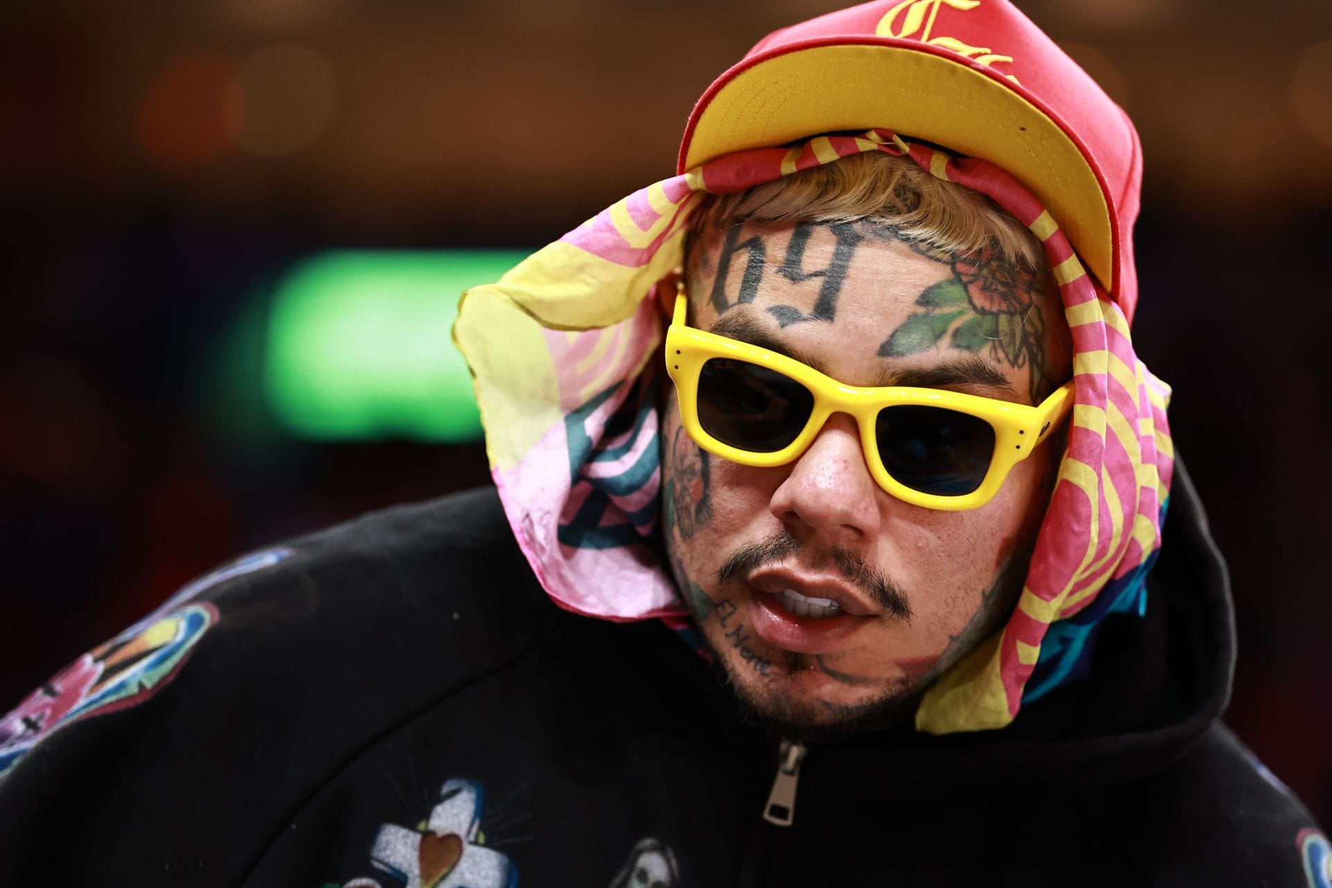 "Bro is definitely capping" - Internet calls out 6ix9ine for claiming he slept in the bed next to Nicolás Maduro in prison
