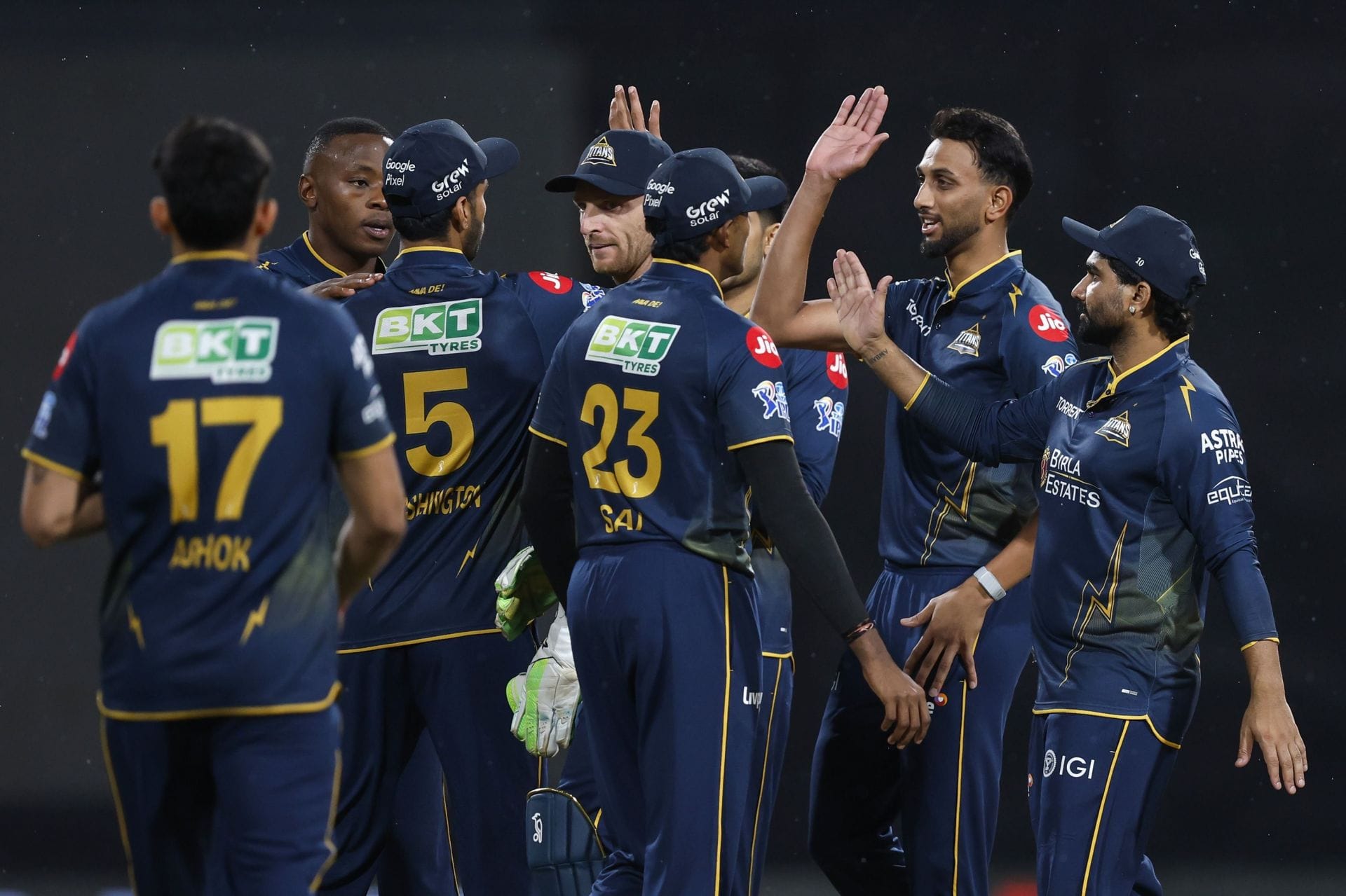 "If you are not going to bowl Washi at all, what's the plan there?" - Aakash Chopra on GT's issues ahead of IPL 2026 clash vs DC