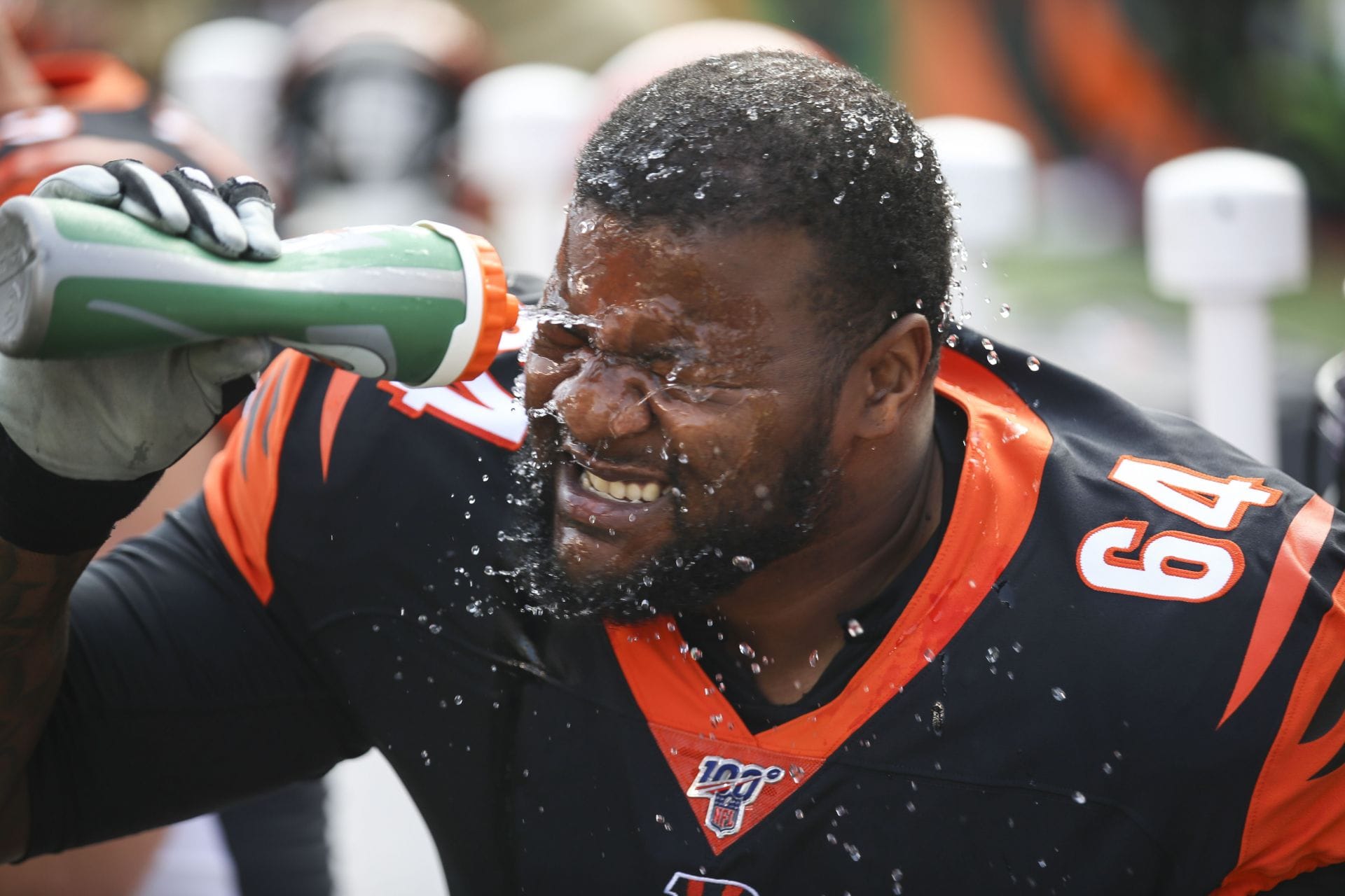 "Where can I apply?" "Cool job to have": Fans react to NFL waterboys reportedly earning over $50,000 per season