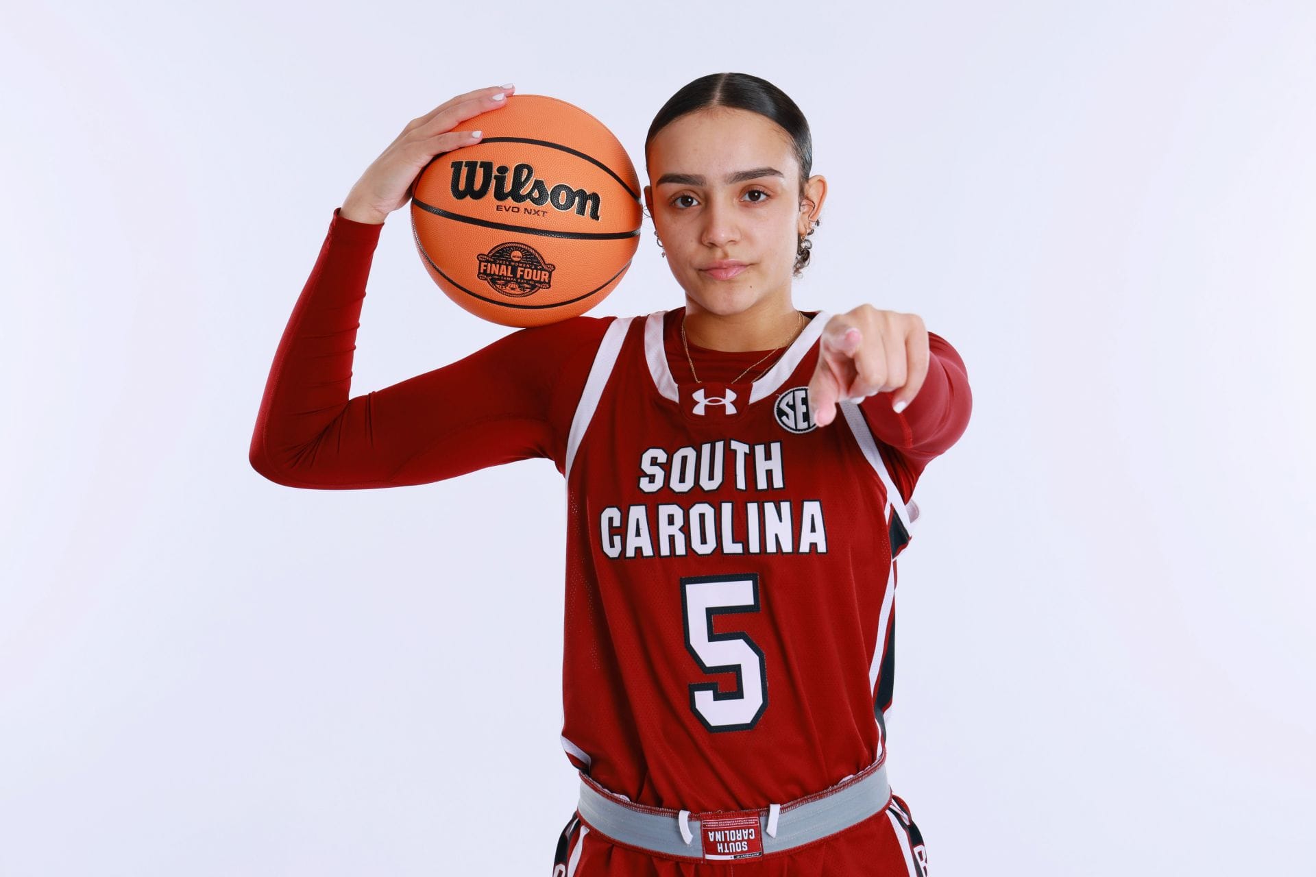 WATCH: Tessa Johnson dons an all-denim look as she flaunts her fit physique in latest TikTok