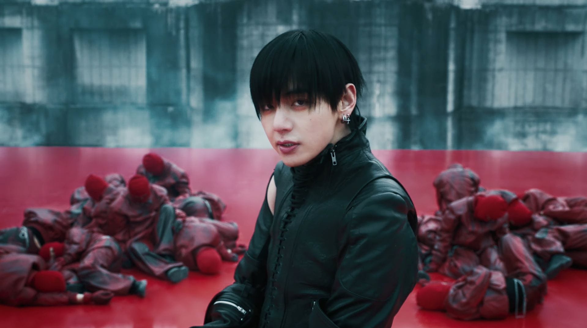 "Where’s taehyung’s solo scene?"- Fans call out HYBE over BTS' V's limited screen time in Hooligan MV