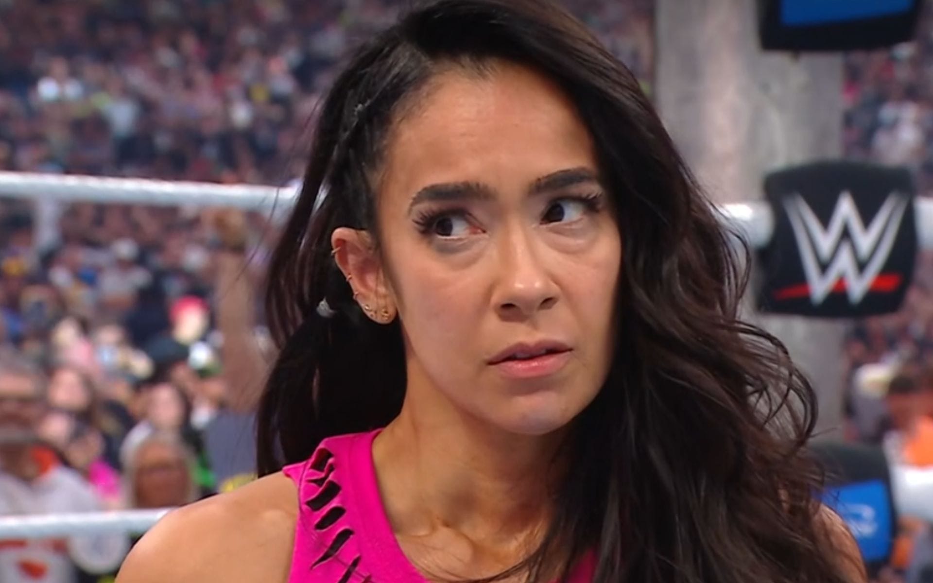 [WATCH] Unfortunate moment happens during AJ Lee’s entrance at WrestleMania 42