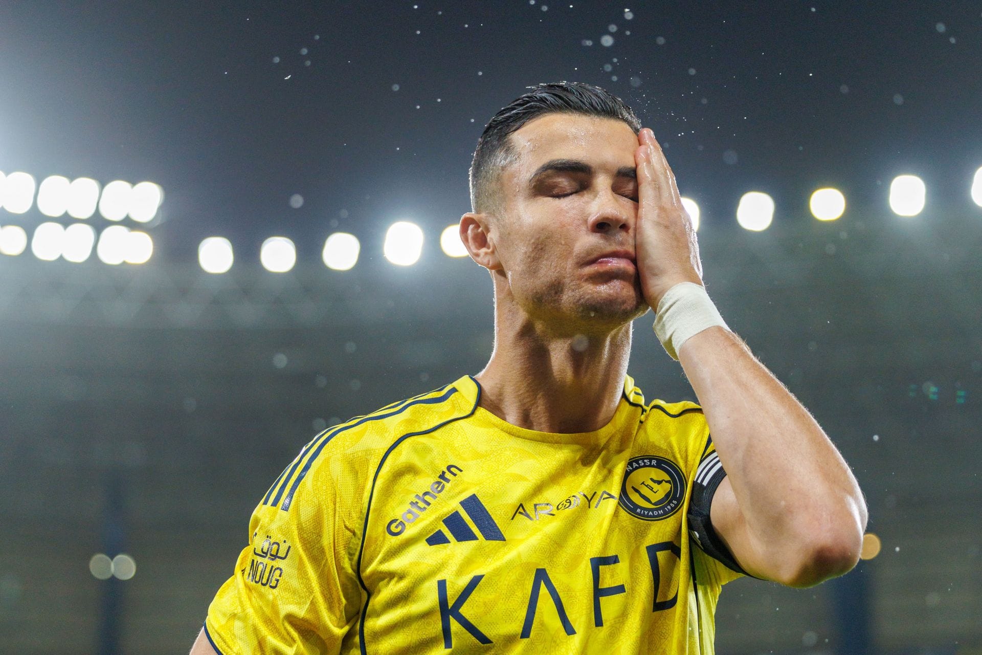 WATCH: Cristiano Ronaldo spotted being unhappy with Sadio Mane’s decision during Al-Nassr win over Al-Ettifaq