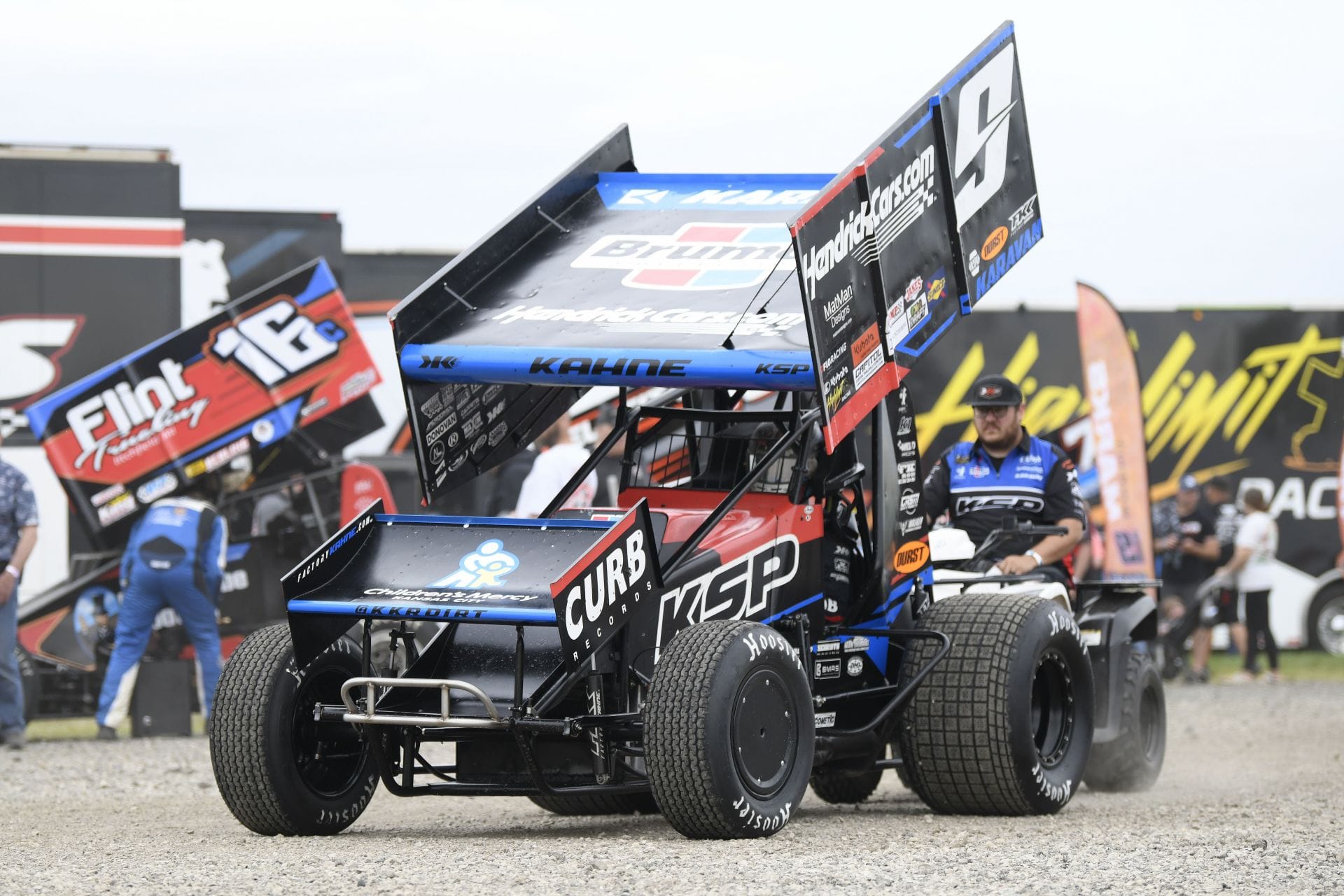 Kasey Kahne (9) of KKR before the Kubota High Limit Racing at Kokomo Speedway. Source: Getty