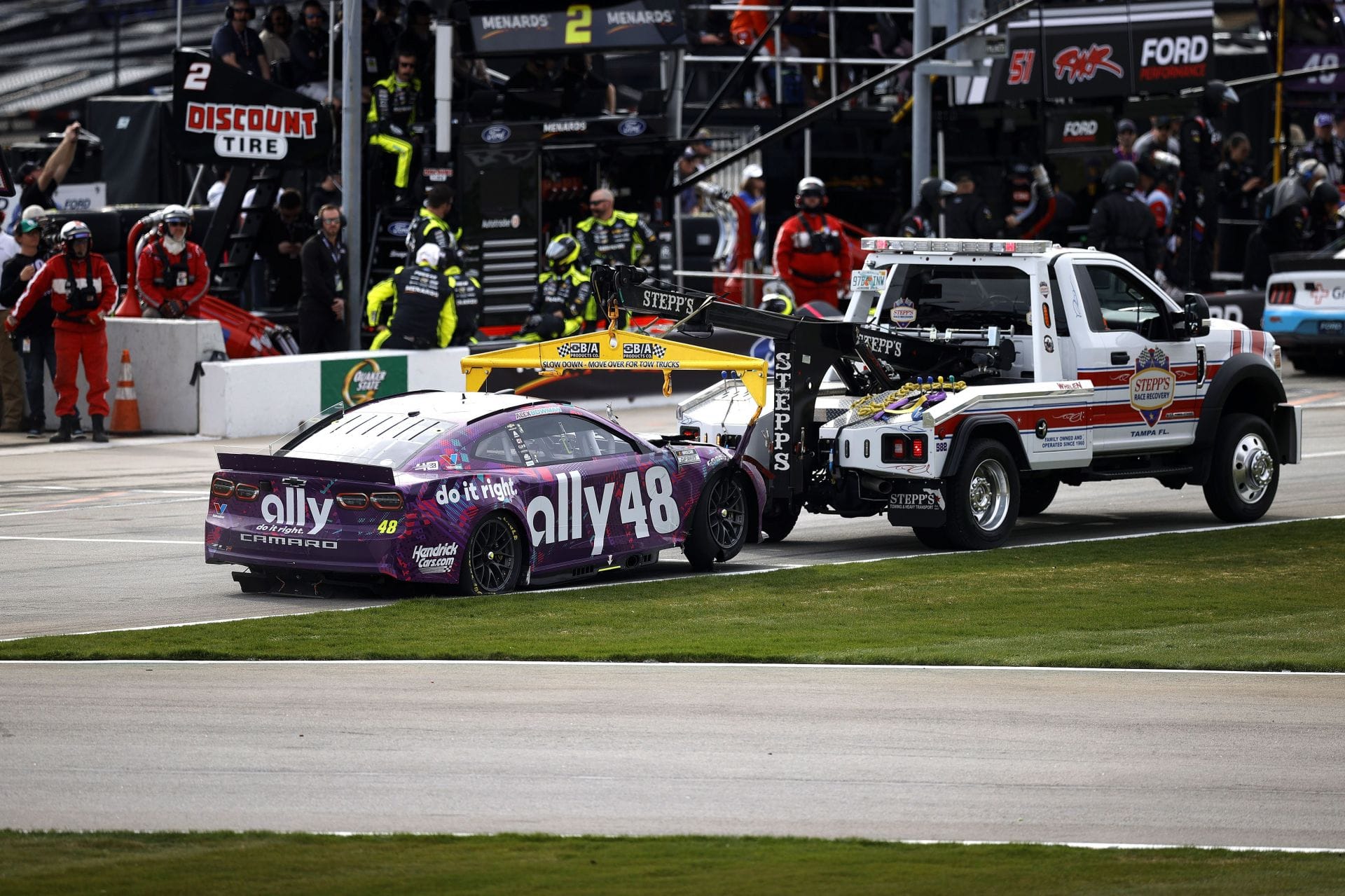 Alex Bowman details the reason behind retiring from comeback race at Bristol after vertigo recovery
