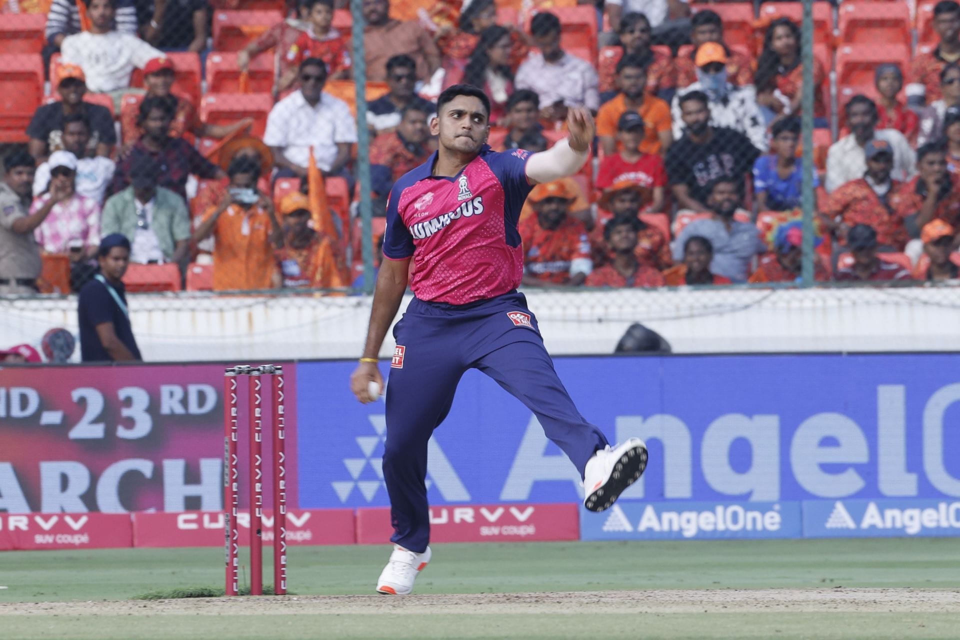 "He worked a lot with Bravo" - Former CSK star on Tushar Deshpande's last-over heroics in GT vs RR IPL 2026 match