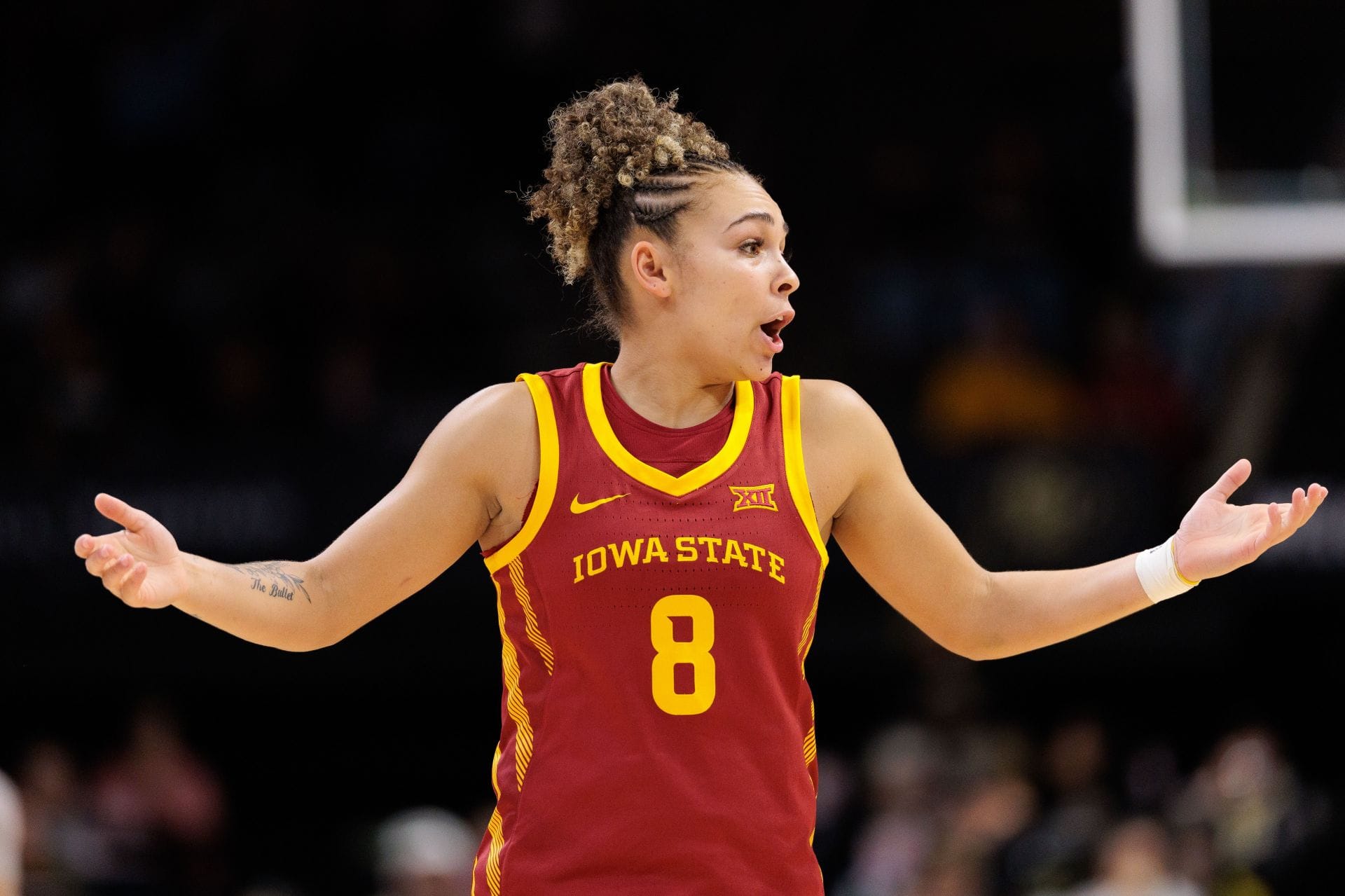 “Won’t see the floor,” “Gonna go as well as it did for HVL”: College hoops fans react as Iowa State’s Jada Williams transfers to Kim Mulkey’s LSU