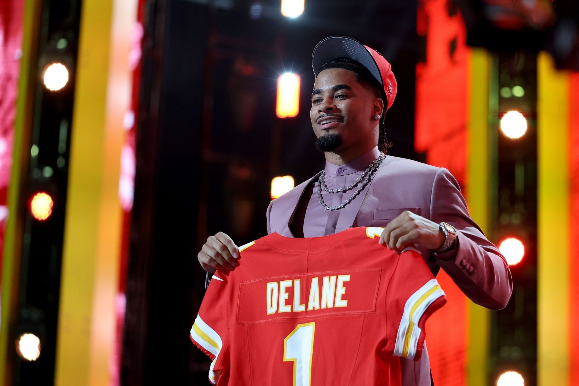 Ex-Broncos QB raises question about Mansoor Delane after Chiefs trade up to draft LSU CB with No. 6 pick