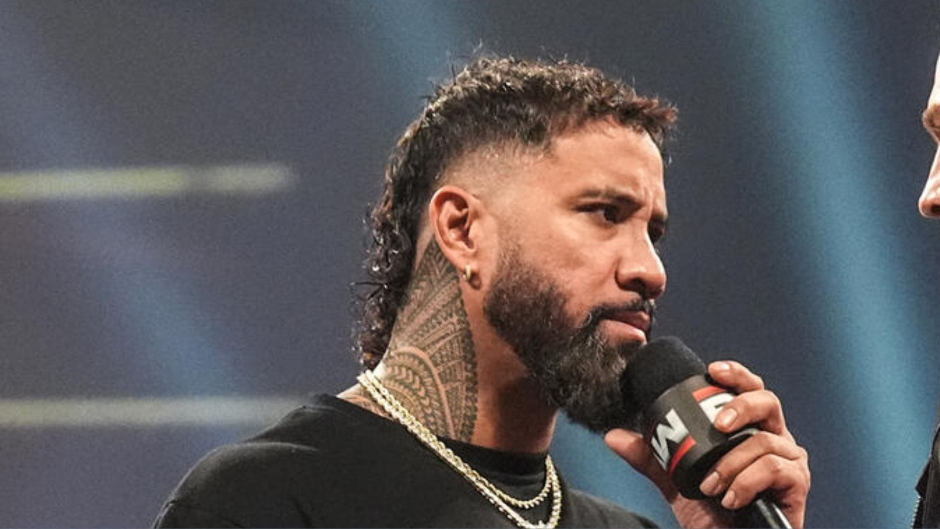 "Jey Is So Embarrassing omg" - WWE Fans Go Wild After Female Star Is Spotted With Jey Uso With Face Blocked Off