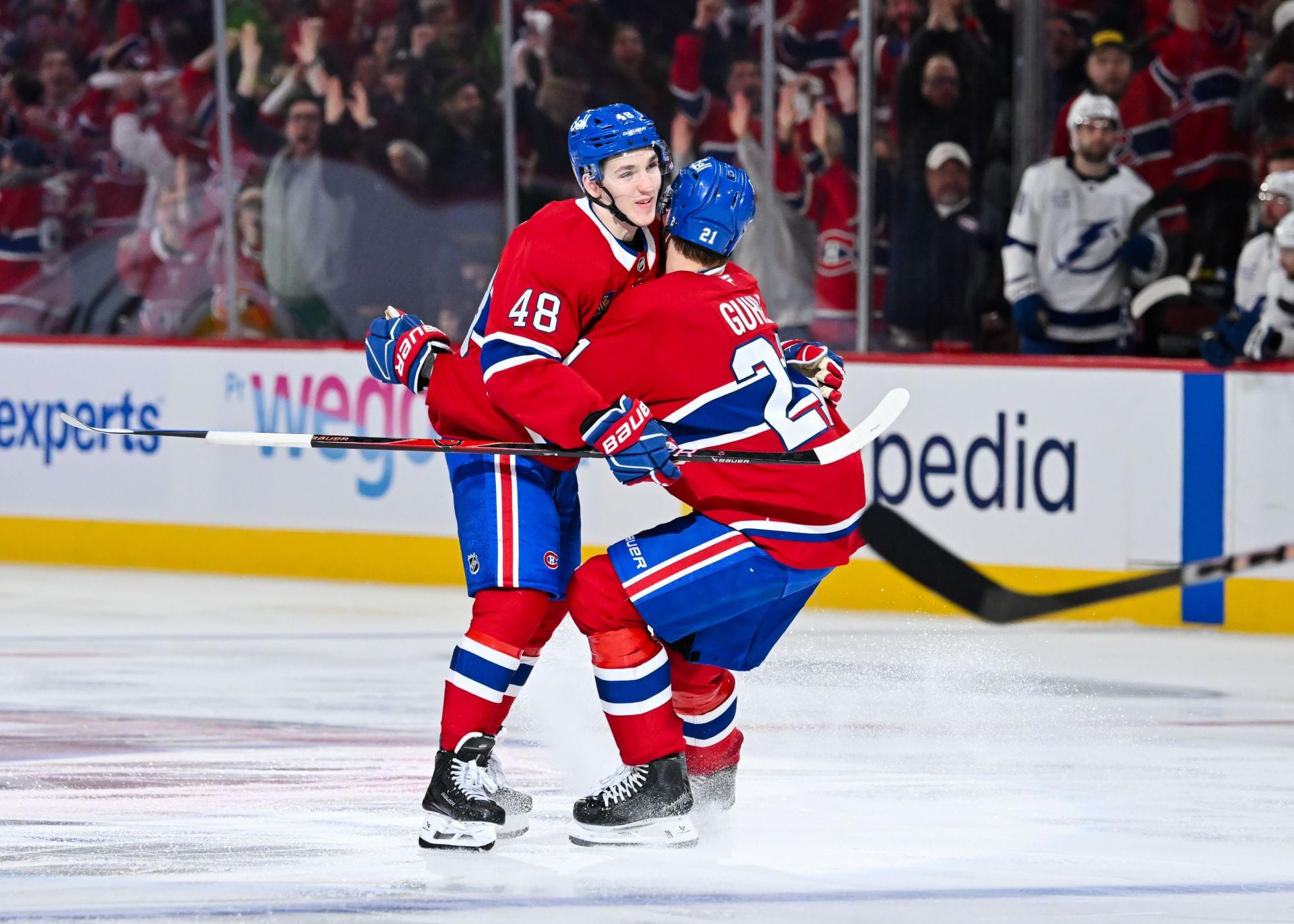 "Best hockey team and town": Fans react to Lane Hutson's OT bomb in Canadiens Game 3 win vs Lightning