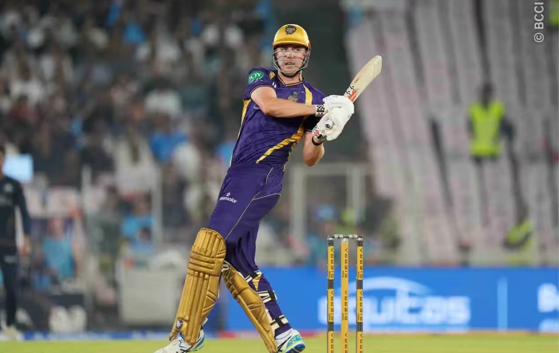 Cameron Green's six leaves a dent on sponsor's car in GT vs KKR IPL 2026 match [Watch]