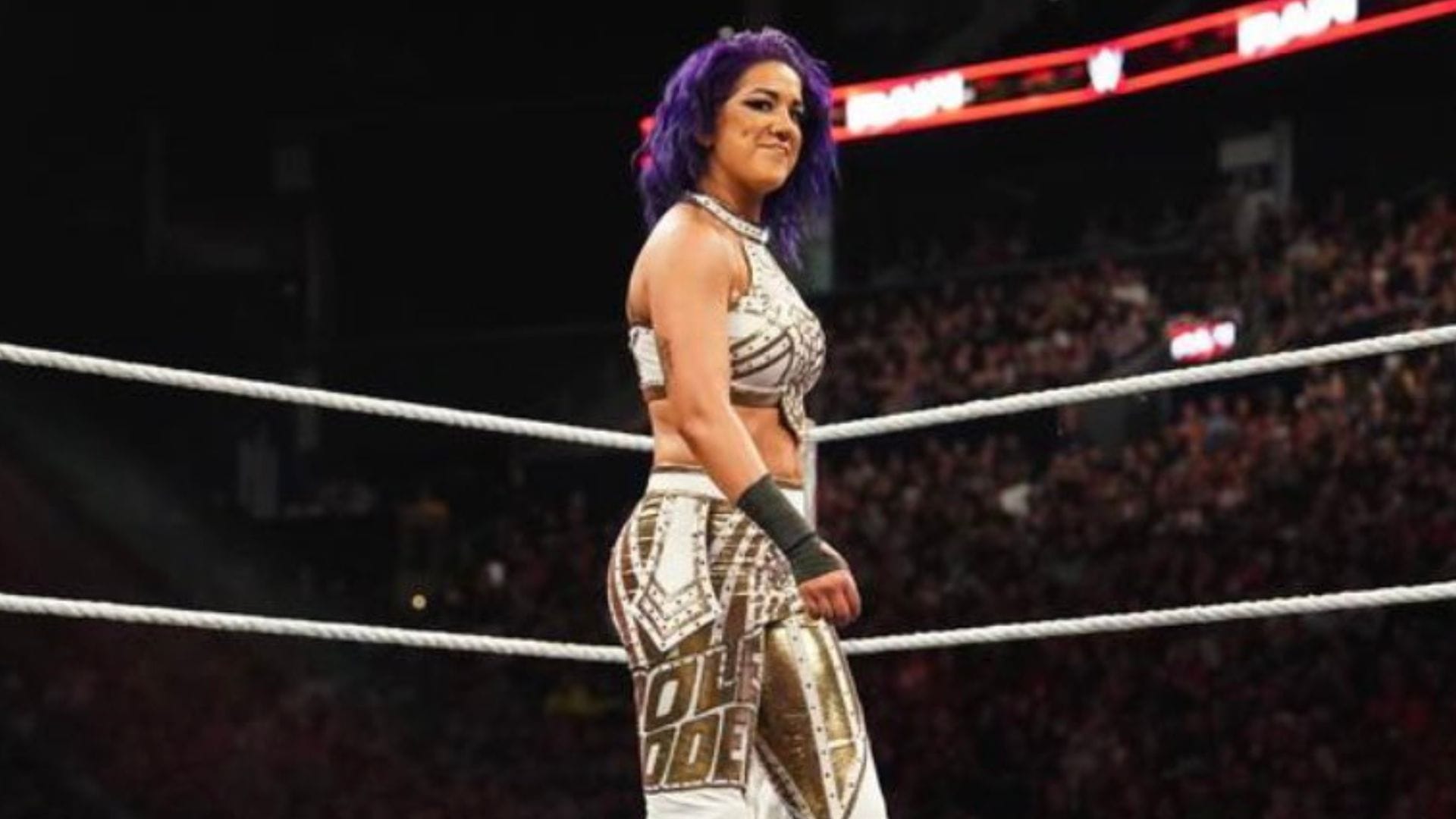 Bayley reacts with a three-word message after forming a new team outside WWE