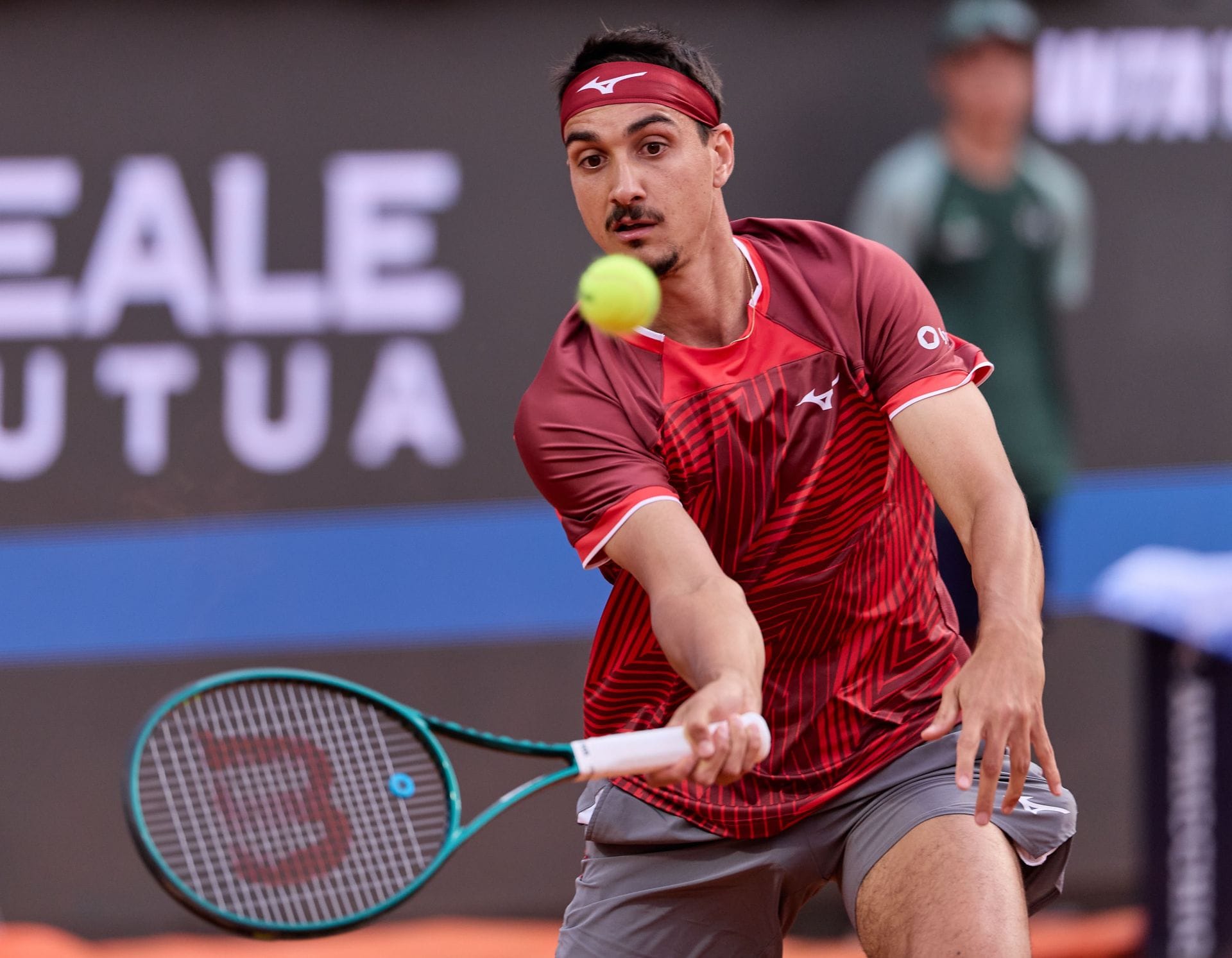WATCH: Controversy at French Open as ATP star has dramatic argument with umpire amid loud boos in heated 1R