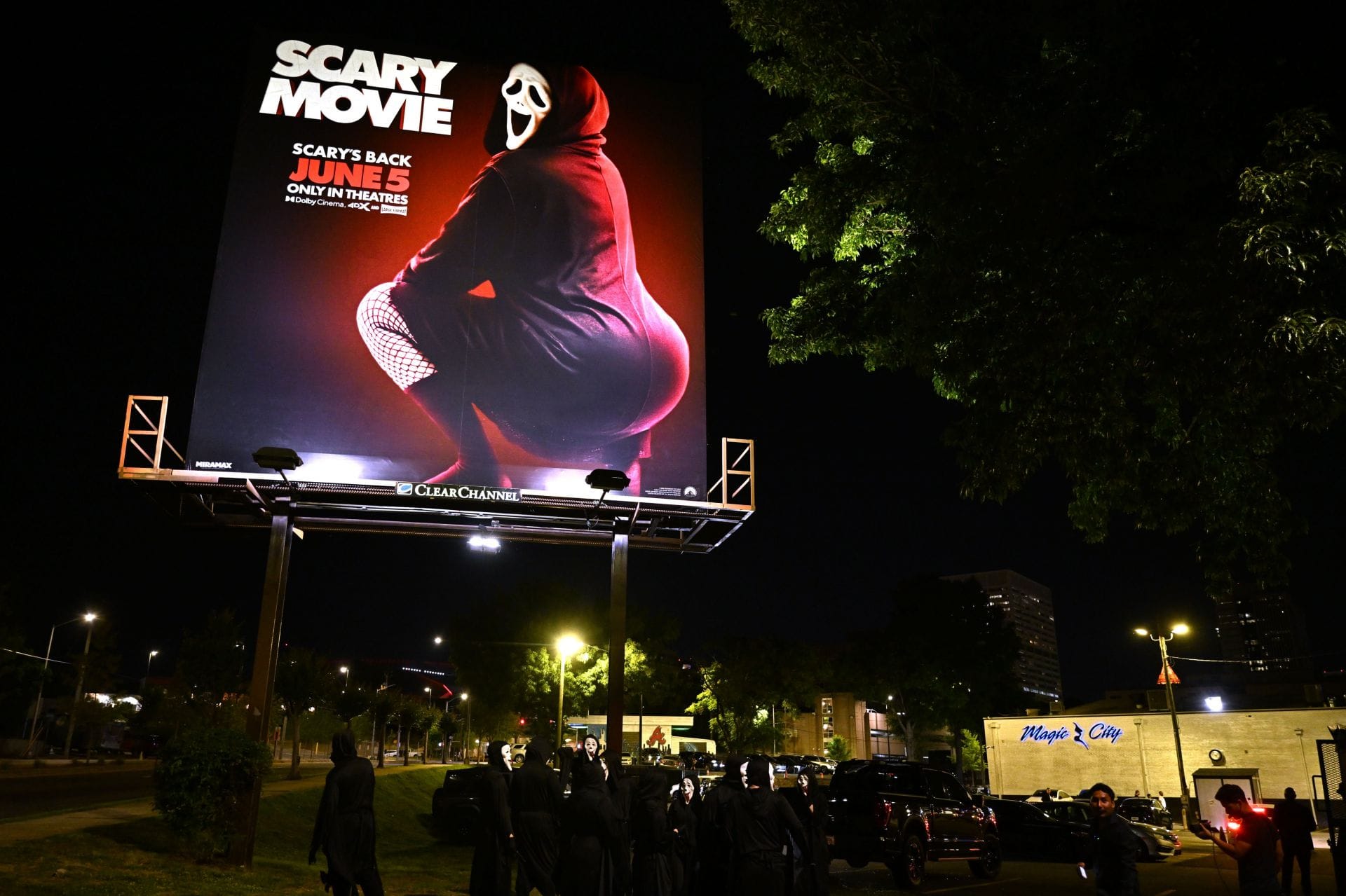 "Looks cool, but how does one access the popcorn?": Internet reacts after Scary Movie 6 teases bong-shaped popcorn buckets ahead of film's release
