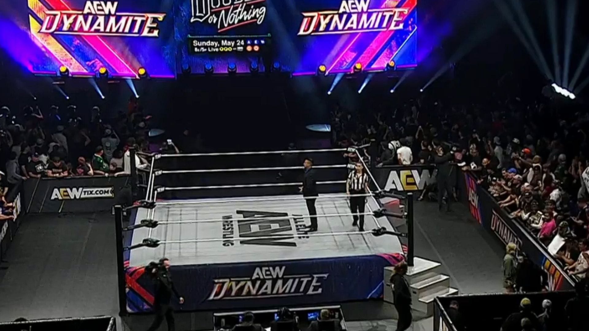 BREAKING: WWE Hall of Famer shows up on AEW Dynamite unannounced for very emotional segment 