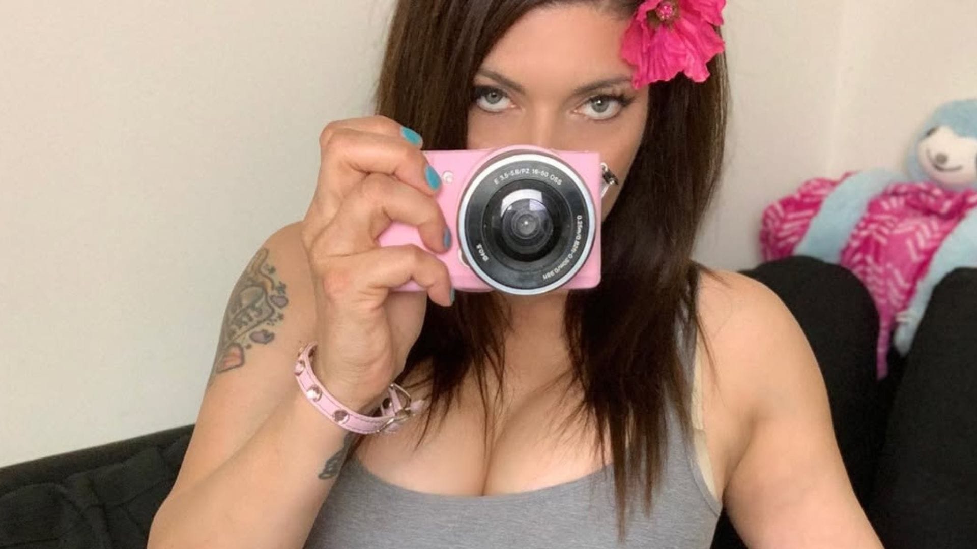 "Watch me j**k off while you do it?" - Female ex-WWE star details disturbing fan request