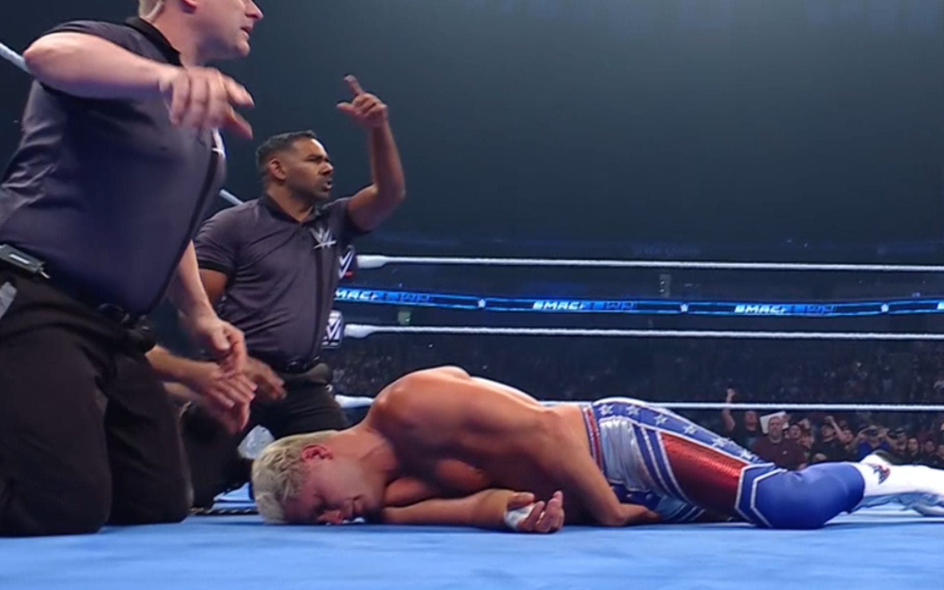 BREAKING: Top RAW star makes Cody Rhodes pass out; Unexpected WWE Title contender confirmed on SmackDown
