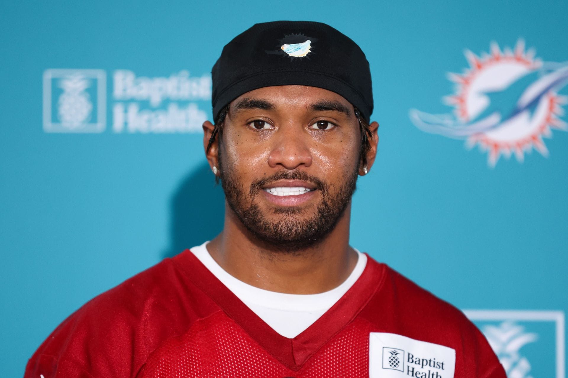 "He’s already concussed": NFL fans brutally mock Tua Tagovailoa over 1st look in Falcons jersey