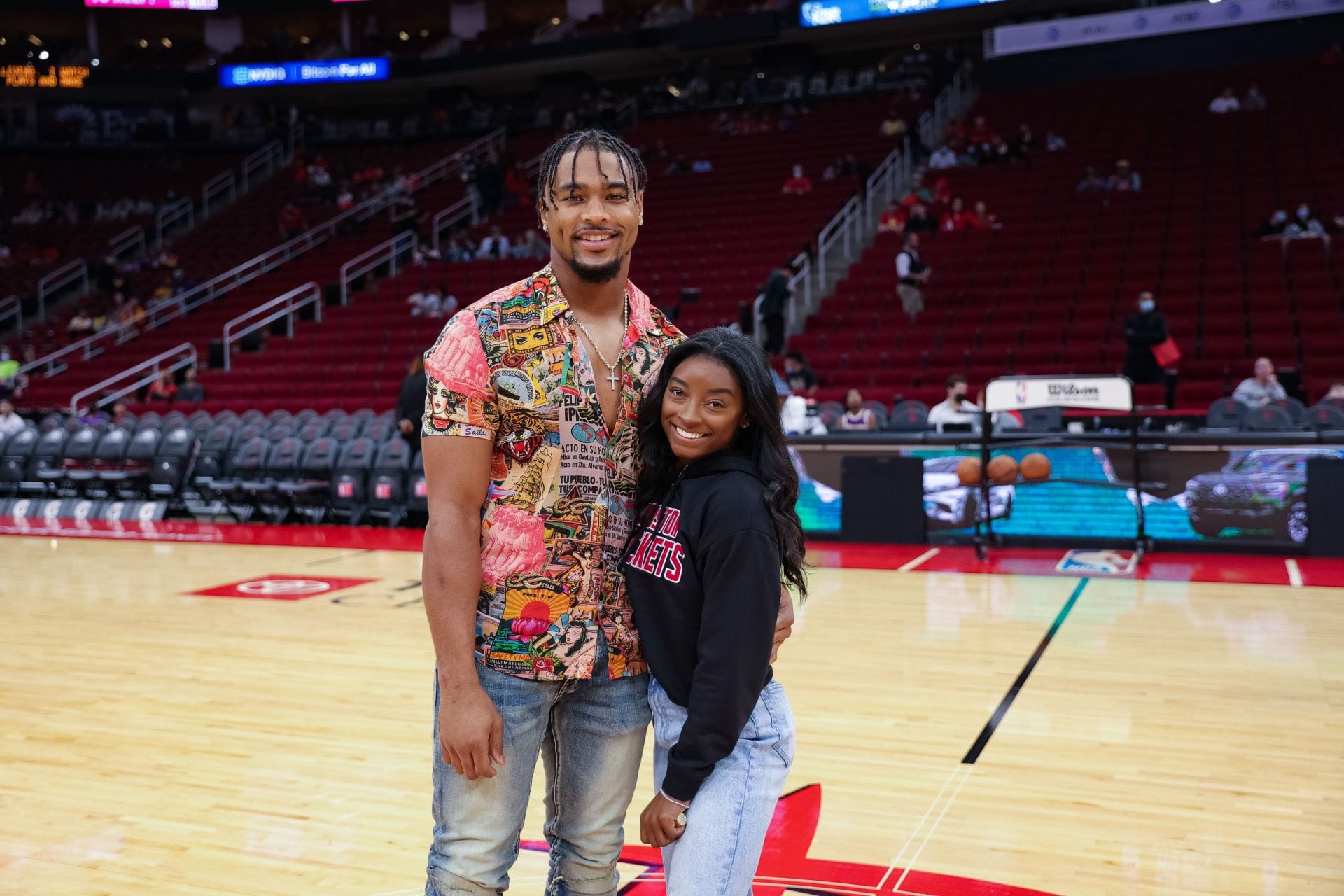 PICS: Simone Biles poses in swimsuit as Jonathan Owens goes shirtless for sunny pool day 1 month before Colts minicamp 