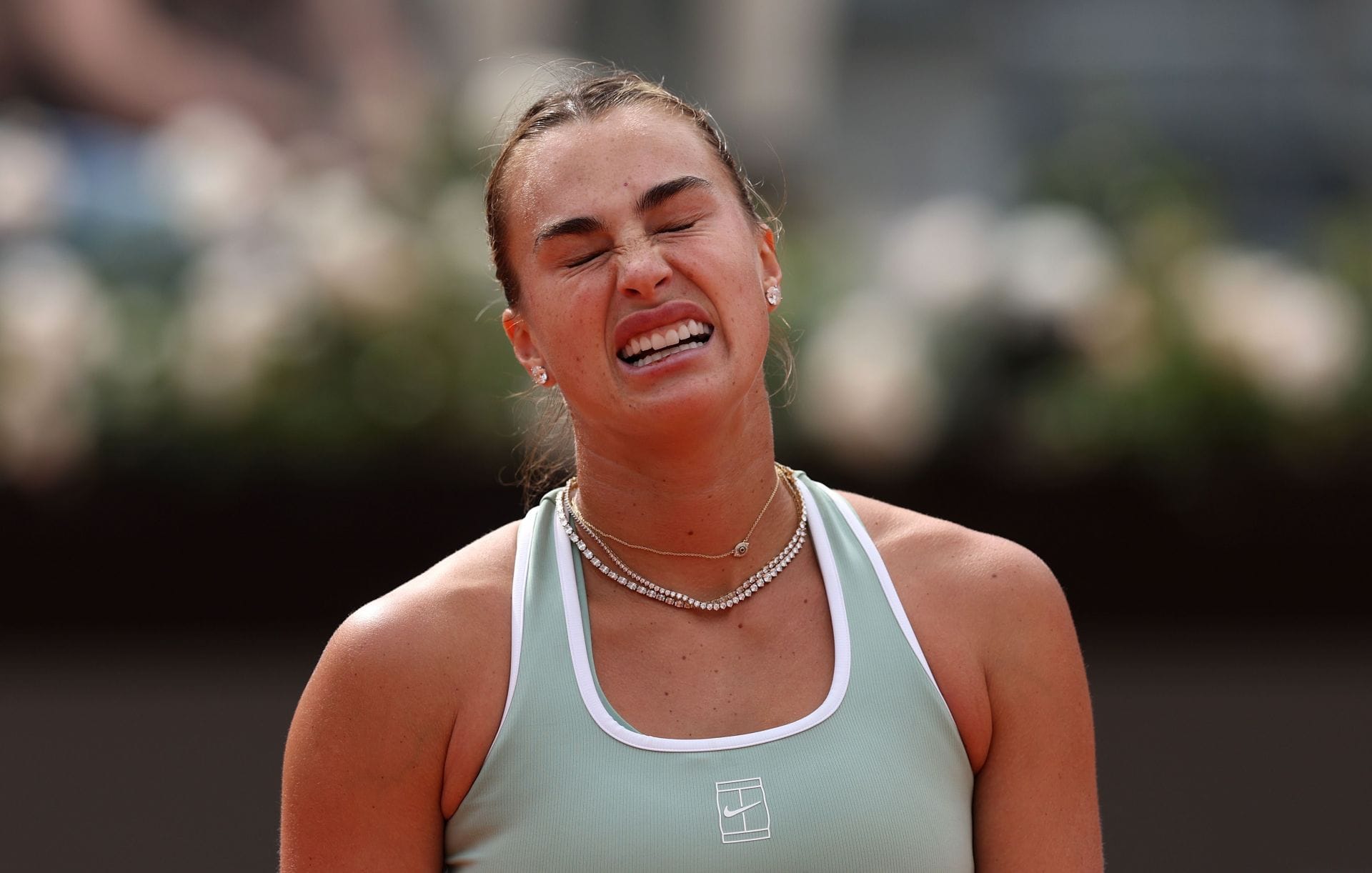 "Saying I'm the one throwing bombs" - Aryna Sabalenka gets emotional, reveals hate messages from Ukrainians blaming her for war