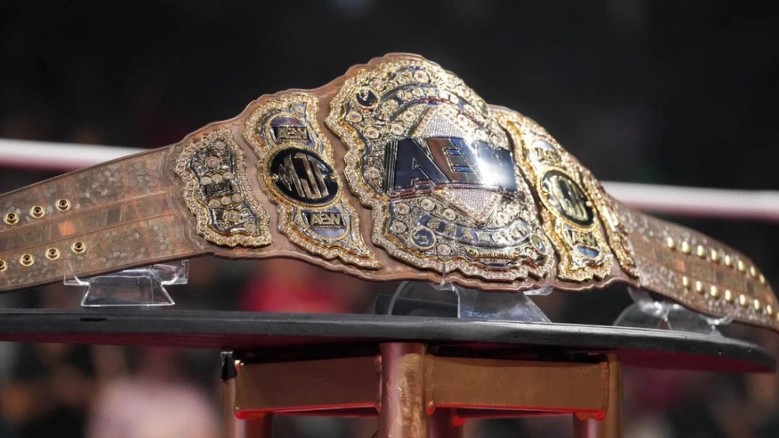 "If you win the match tonight I’ll give you 500k"- Top champion receives unique offer hours before world title match in AEW