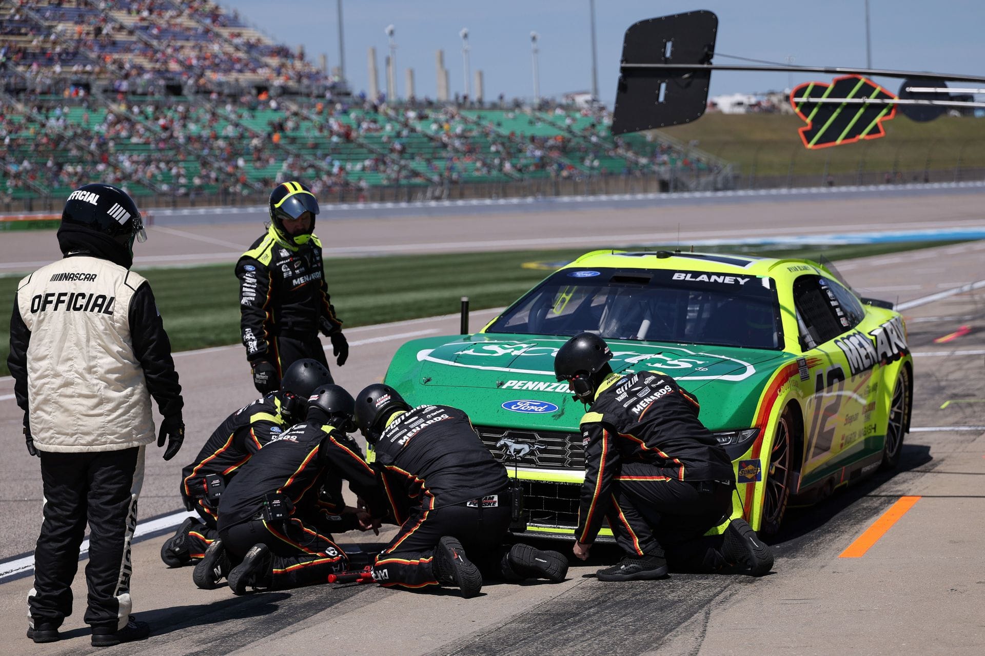 Ryan Blaney rages during Würth 400 as pitstop woes continue for Team Penske star