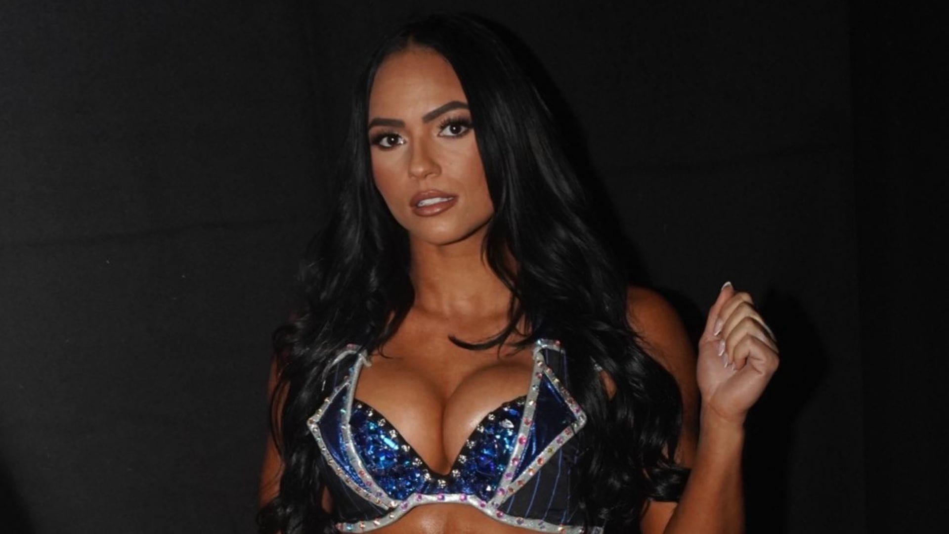 [WATCH] Kiana James works out with top WWE babyface in a character-breaking moment