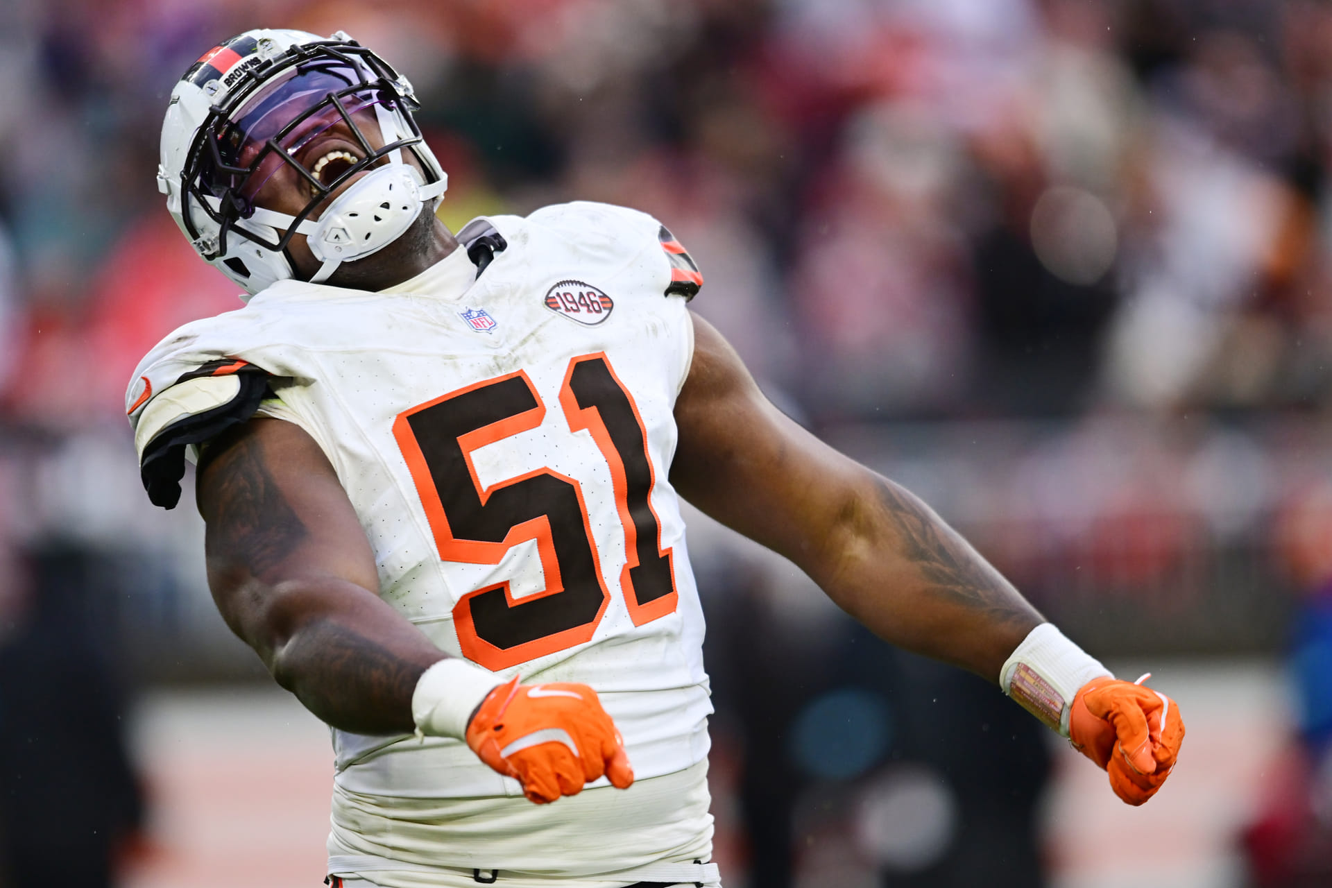 “Can’t stay healthy,” “Buckeye bust”: NFL world reacts as Mike Hall Jr. gets helped off during Browns OTAs