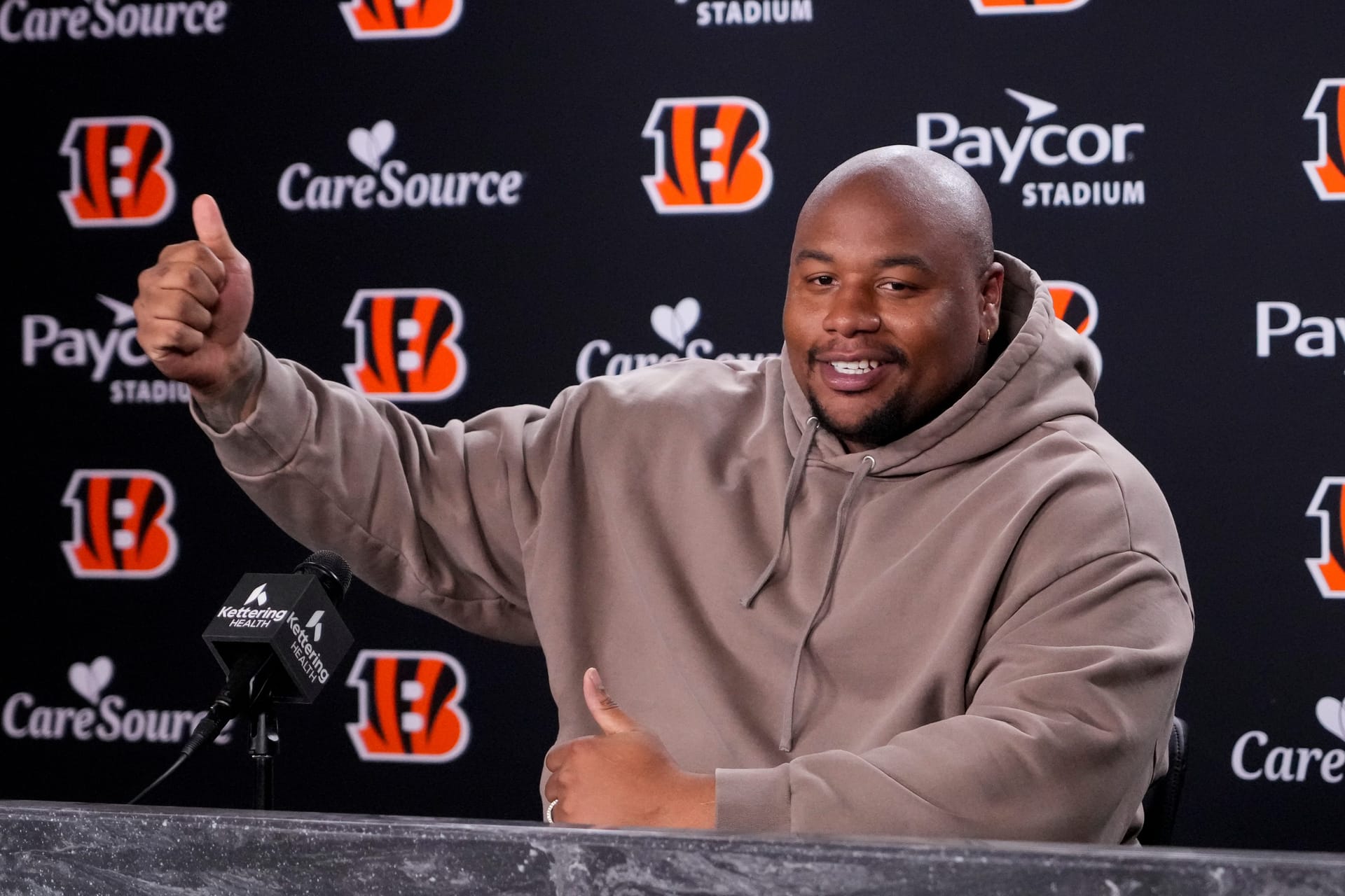 "Good riddance!" "He never gave a damn about us": Giants fans rip Dexter Lawrence for staying silent after Bengals trade
