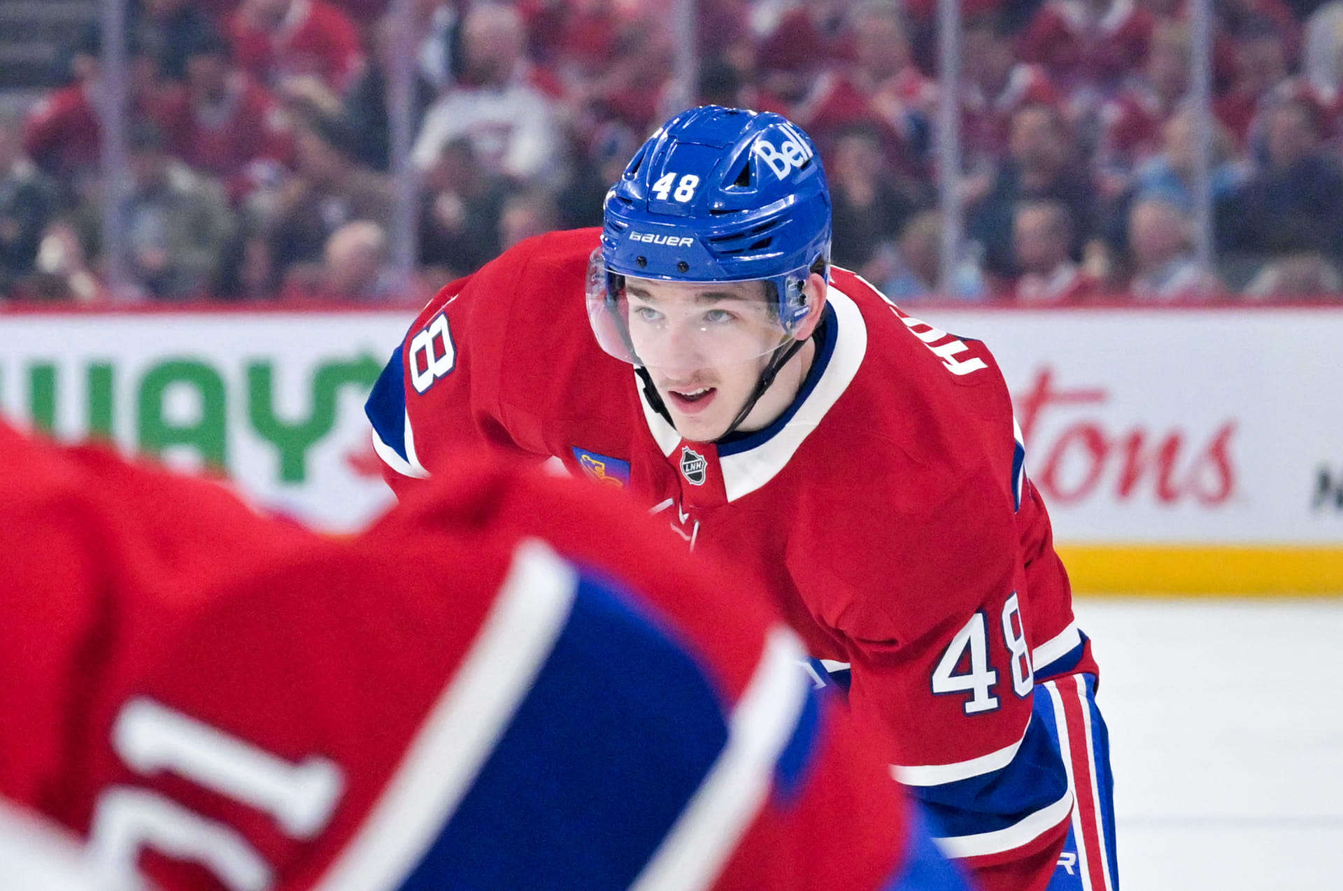 “7’9” vs 5’9” - Viral photo of Lane Hutson and Olivier Rioux leaves NHL fans in splits 