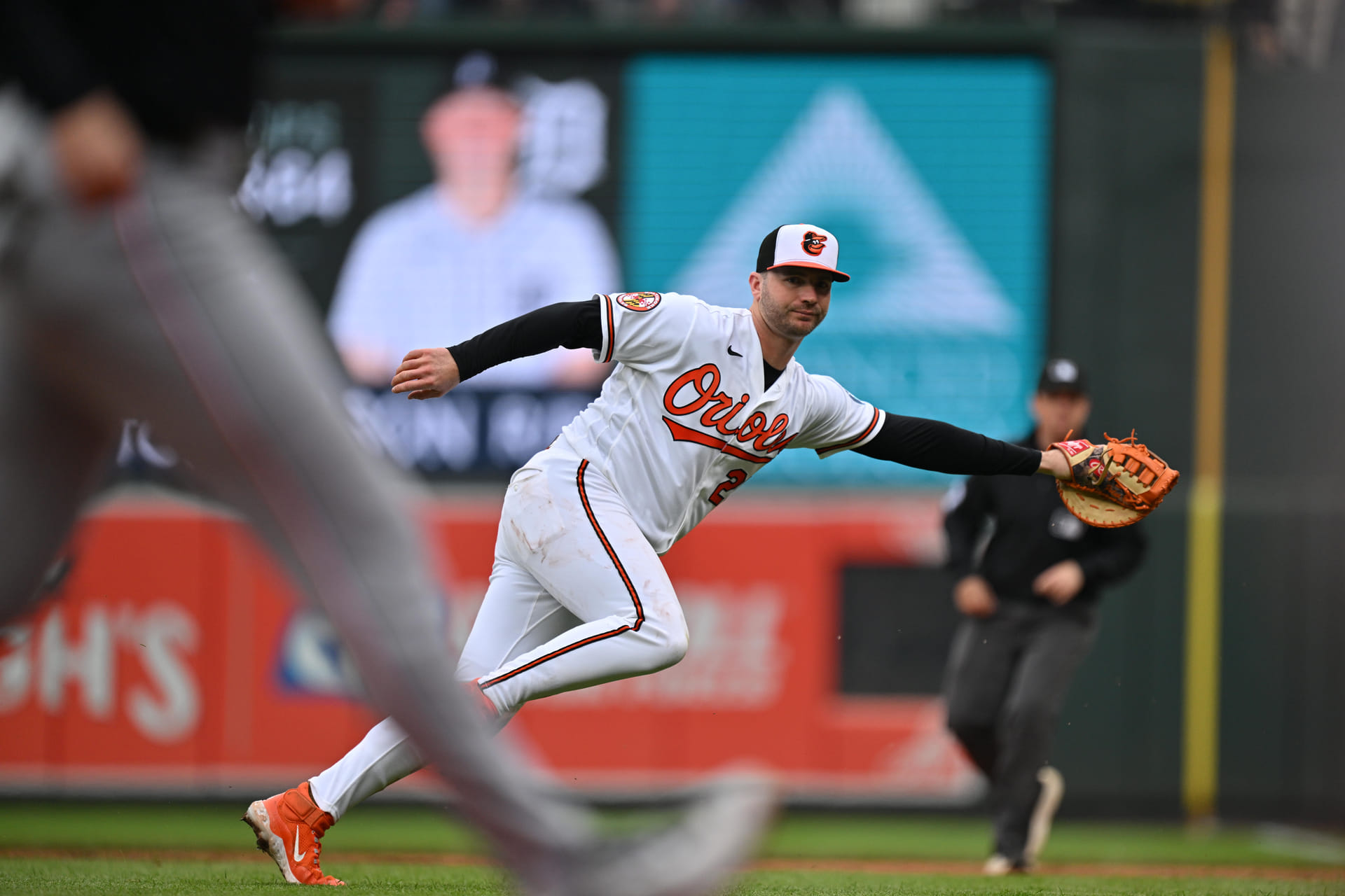 "WTF is Pete Alonso doing there" - Fans mock Orioles superstar over costly mistake in loss to Blue Jays