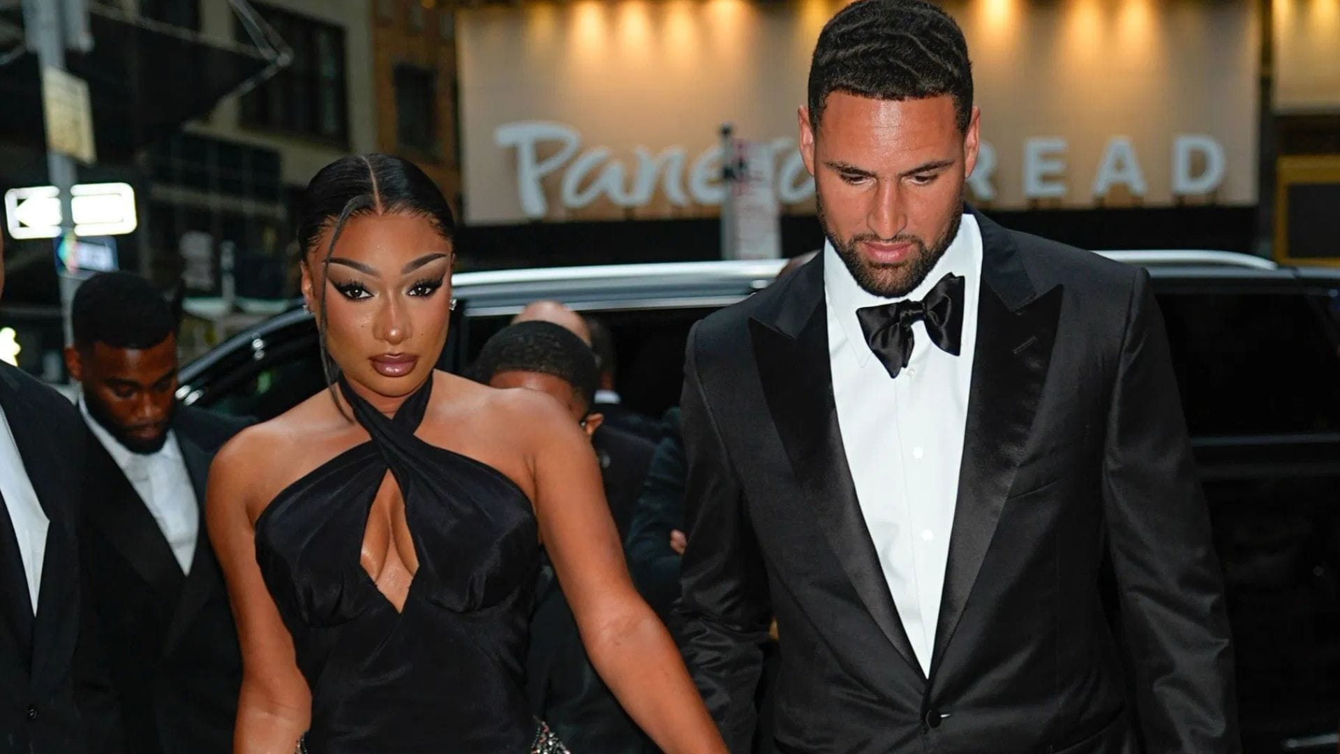 Not funny”- Internet reacts as Kam Patterson jokes about Megan Thee Stallion and Klay Thompson's breakup on SNL